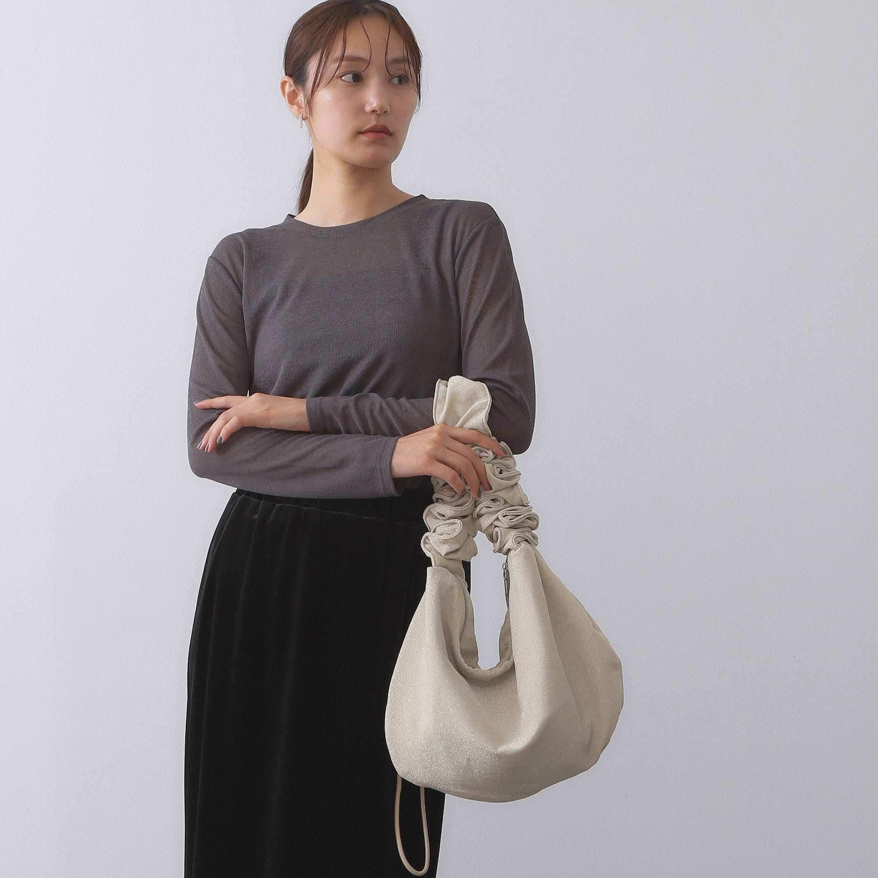 オペーク ドット クリップ OPAQUE.CLIP 【2WAY】ドロストフリルハンドルラメミドルショルダーバッグ （ブラック(019)） ブラック(019)