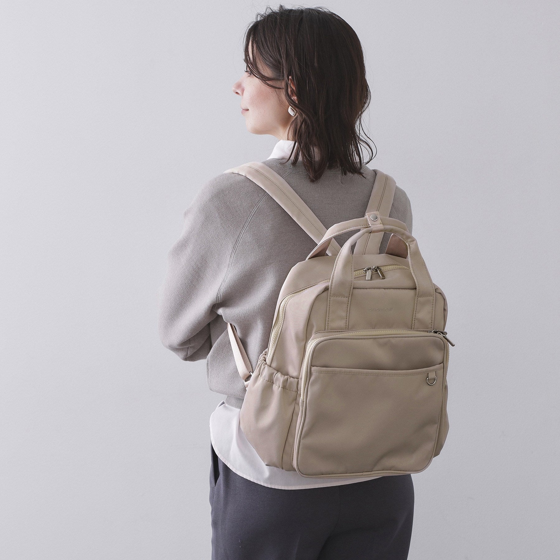 オペーク ドット クリップ OPAQUE.CLIP フロントポケットデザインリュック【2WAY／マルチポケット】 （ベージュ(052)） ベージュ(052)