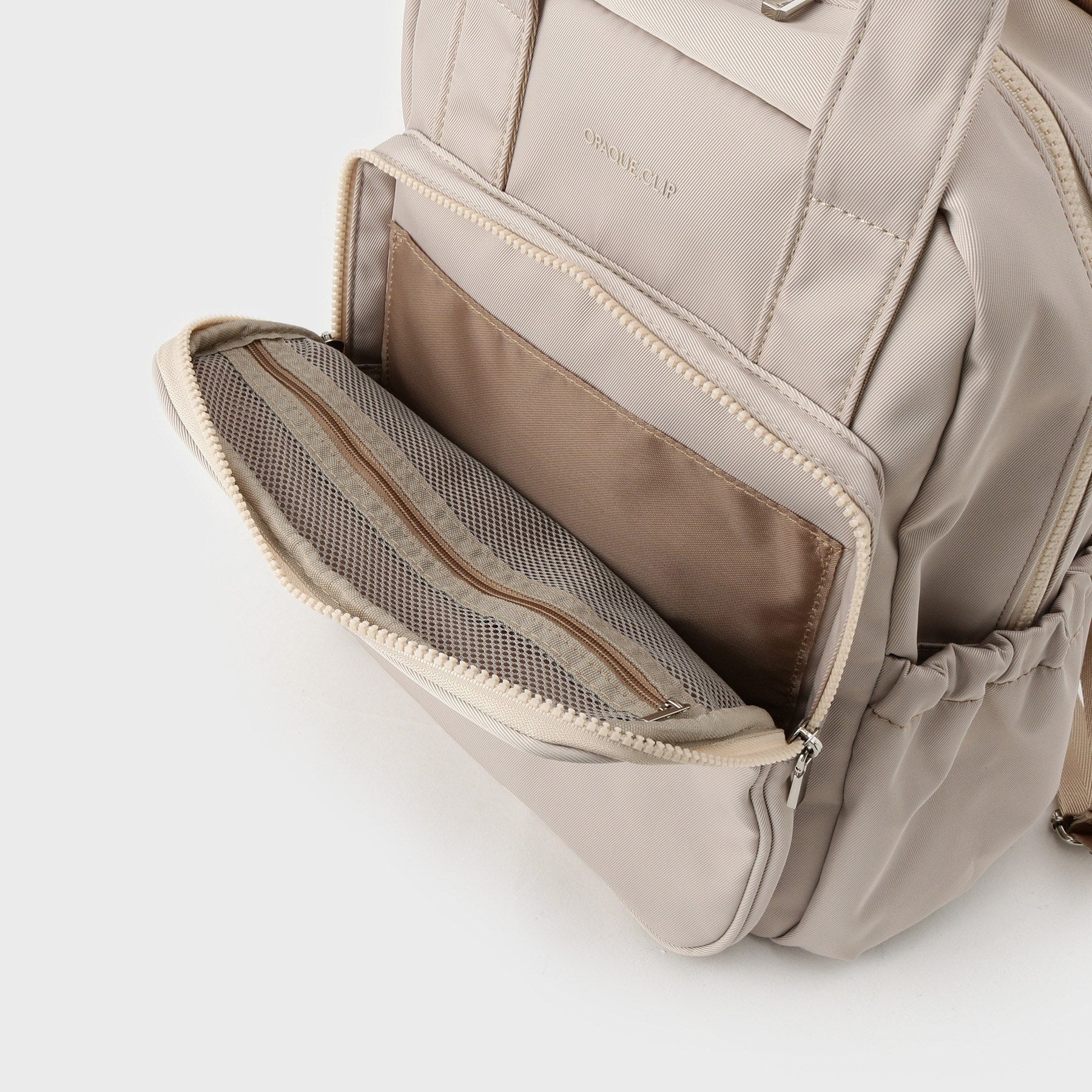 オペーク ドット クリップ OPAQUE.CLIP フロントポケットデザインリュック【2WAY／マルチポケット】 （ベージュ(052)） ベージュ(052)