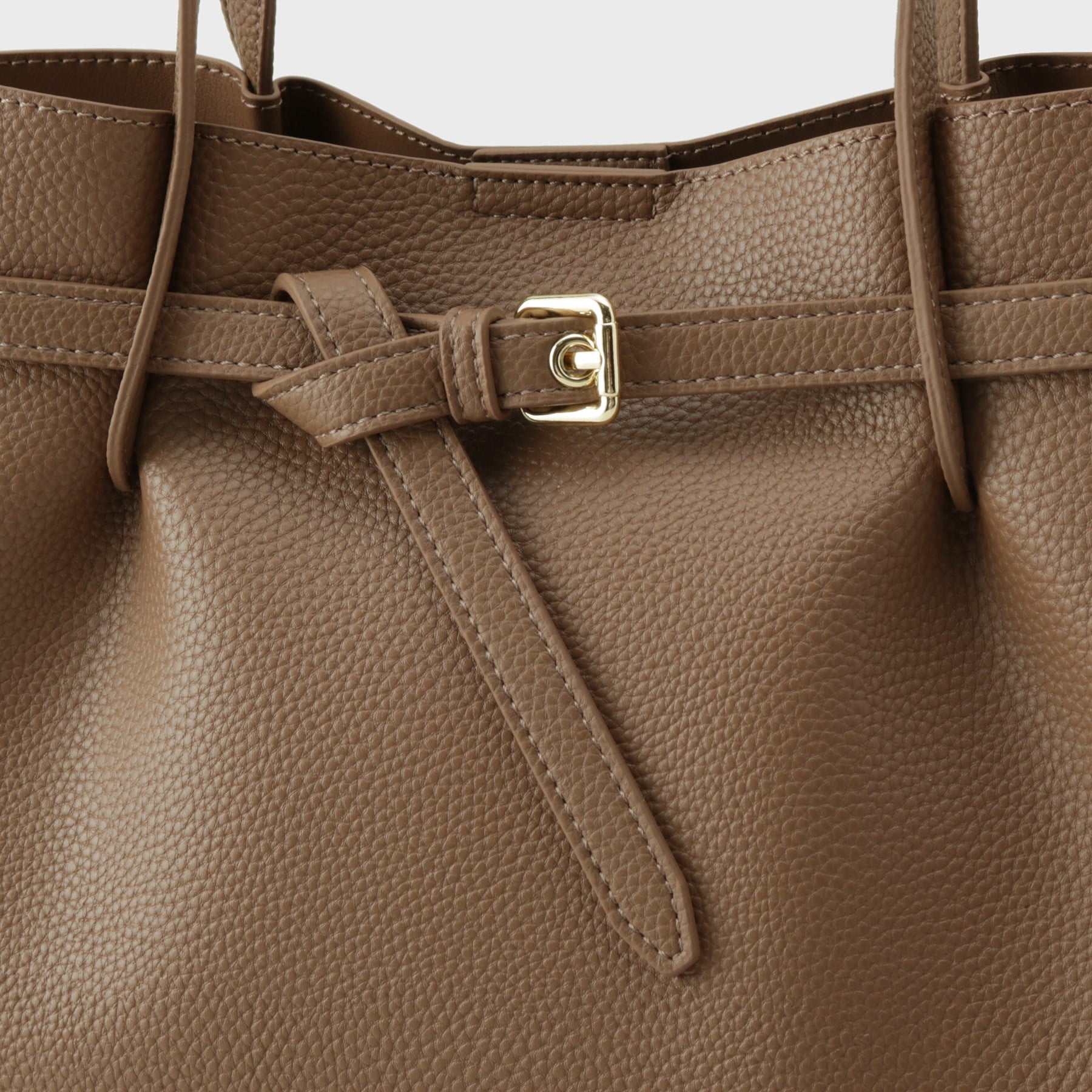 オペーク ドット クリップ OPAQUE.CLIP ベルトデザイン軽量シュリンク合皮A4トート （ブラウン(043)） ブラウン(043)