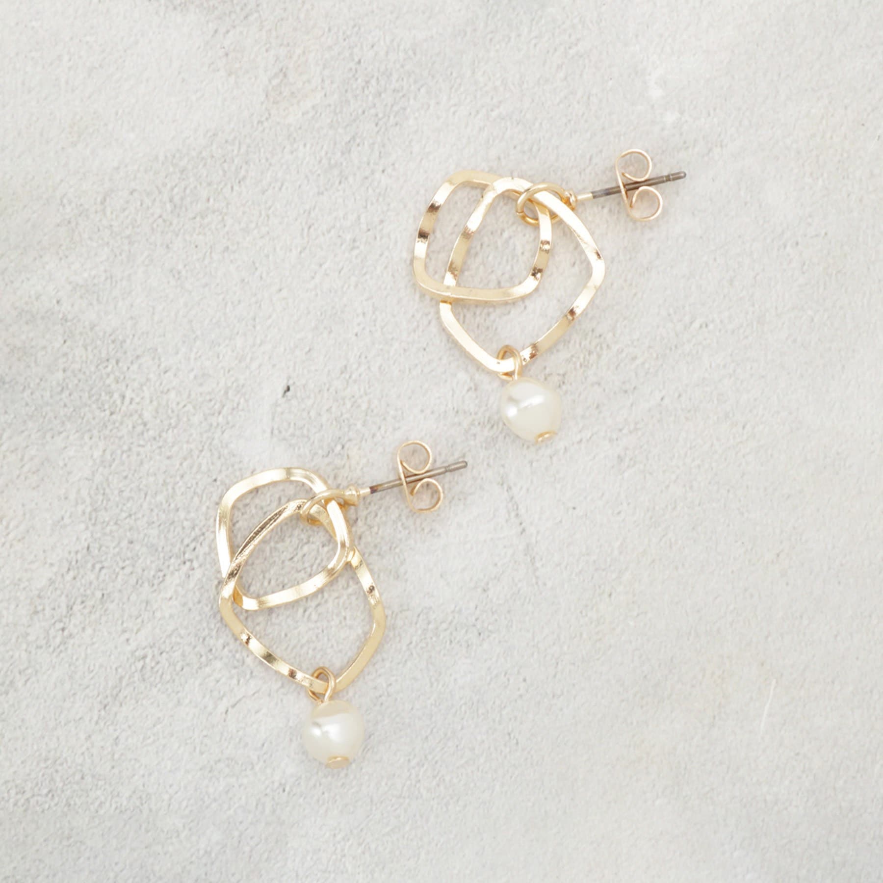 オペーク ドット クリップ OPAQUE.CLIP メタル×フェイクパールピアス （ゴールド(007)） ゴールド(007)