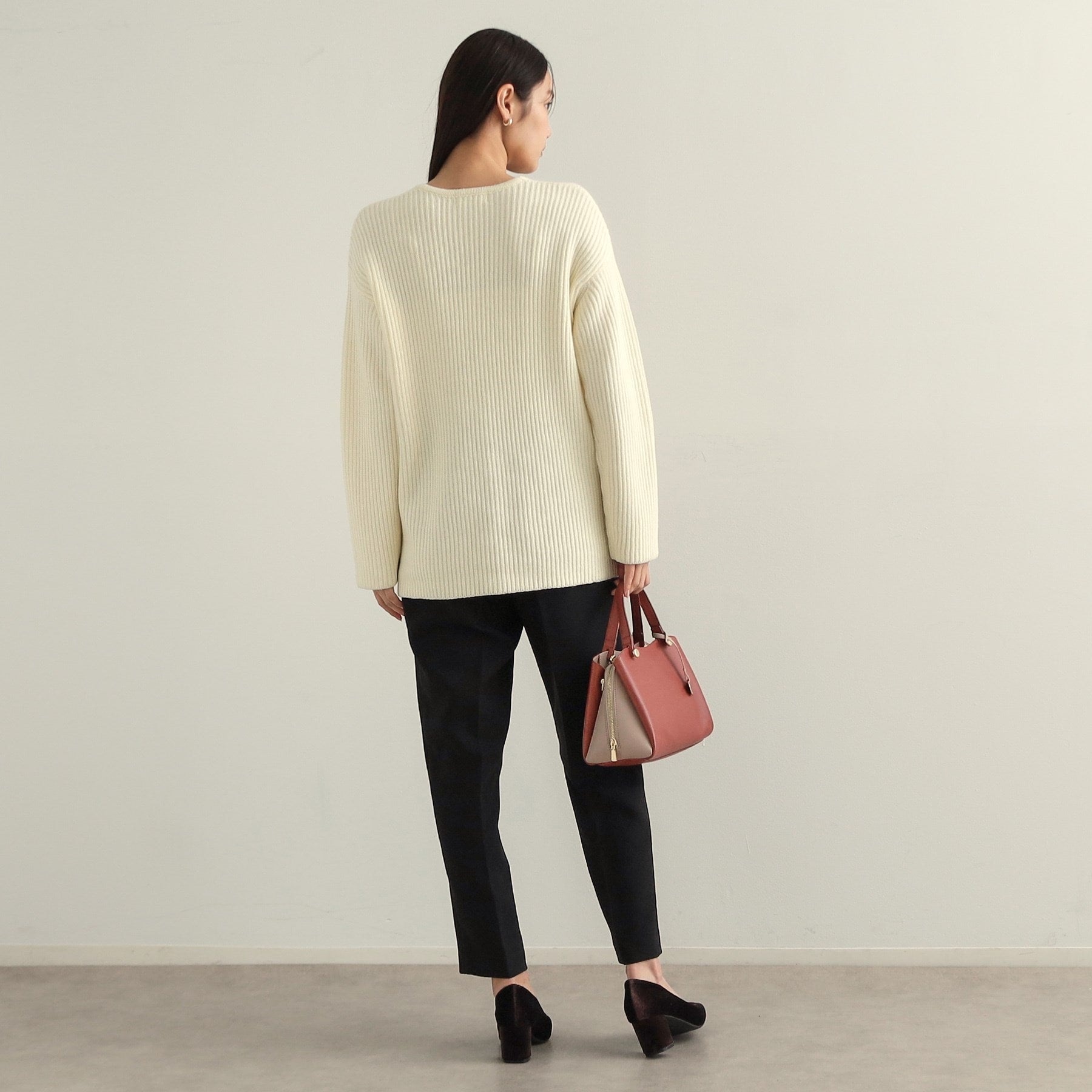 オペーク ドット クリップ OPAQUE.CLIP 金ボタン付ポケットVネックニット【洗濯機洗い可】