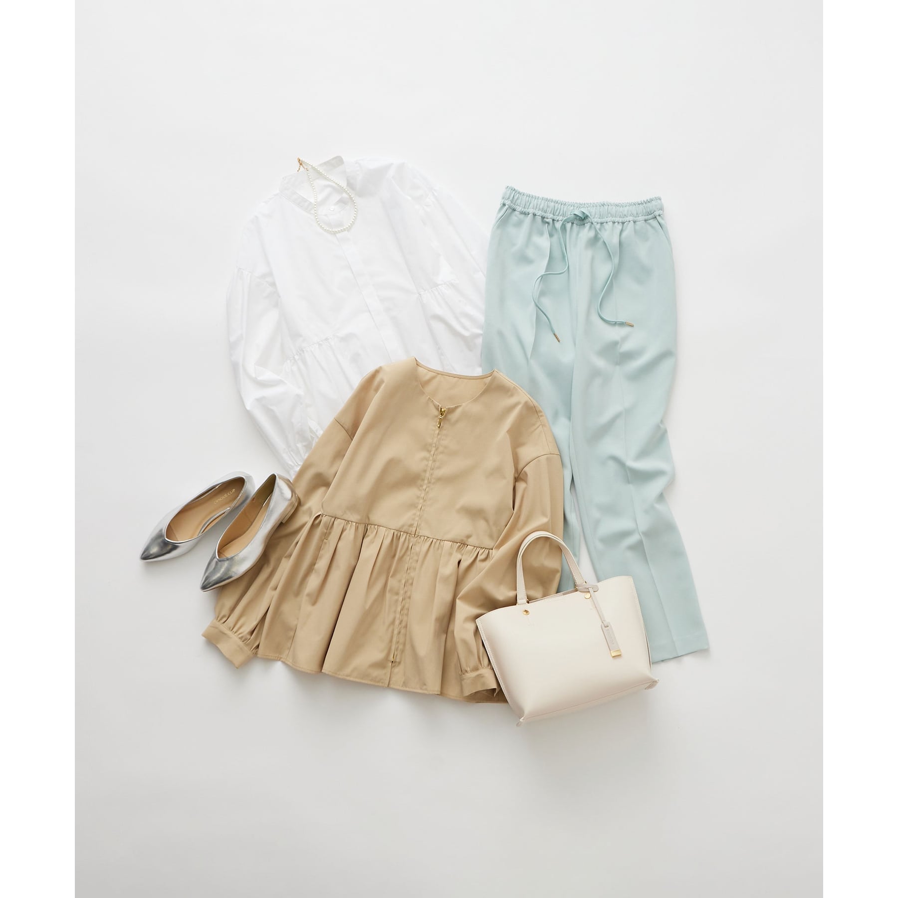 オペーク ドット クリップ OPAQUE.CLIP 美脚ストレッチイージーテーパードパンツ【洗濯機洗い可／防シワ】 （サックスブルー(090)） サックスブルー(090)