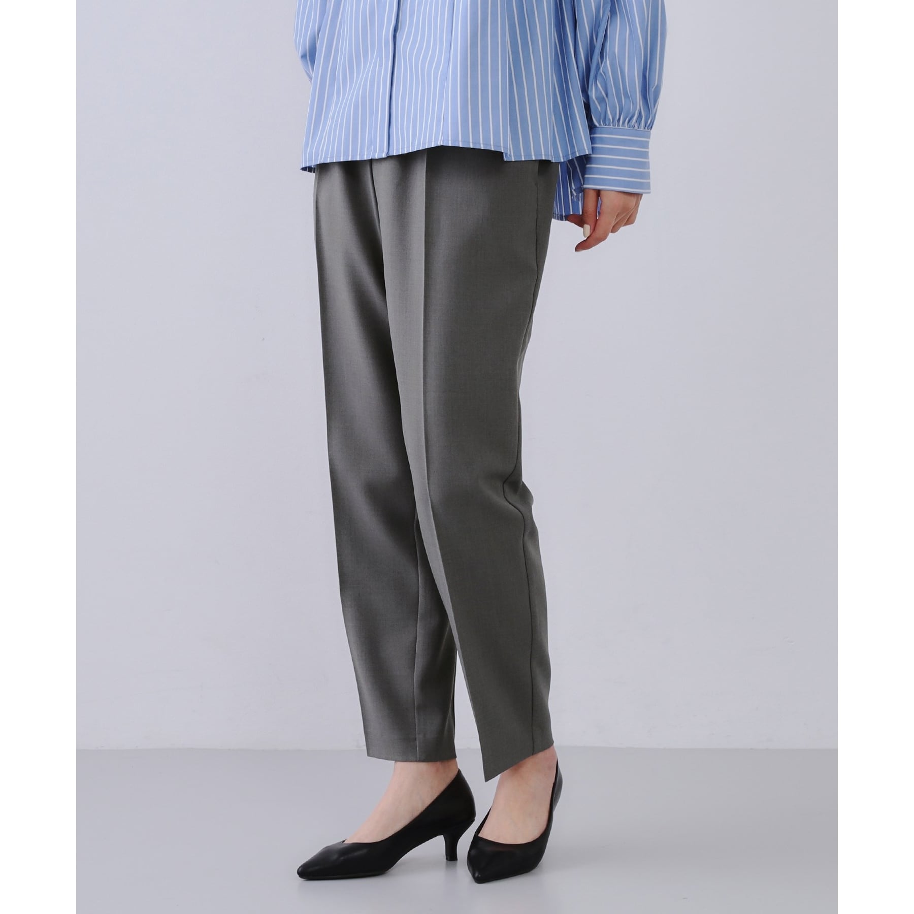 オペーク ドット クリップ OPAQUE.CLIP 美脚ストレッチイージーテーパードパンツ【洗濯機洗い可／防シワ】 （サックスブルー(090)） サックスブルー(090)