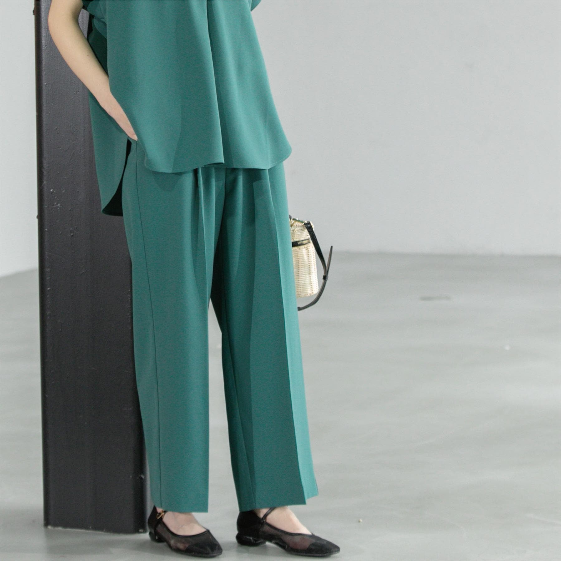 OPAQUE.CLIP OPAQUE.CLIP Beautiful Leg Easy Wide Pants / Compatible with Setups 【Stretch / Wrinkle-Resistant / Machine Washable】