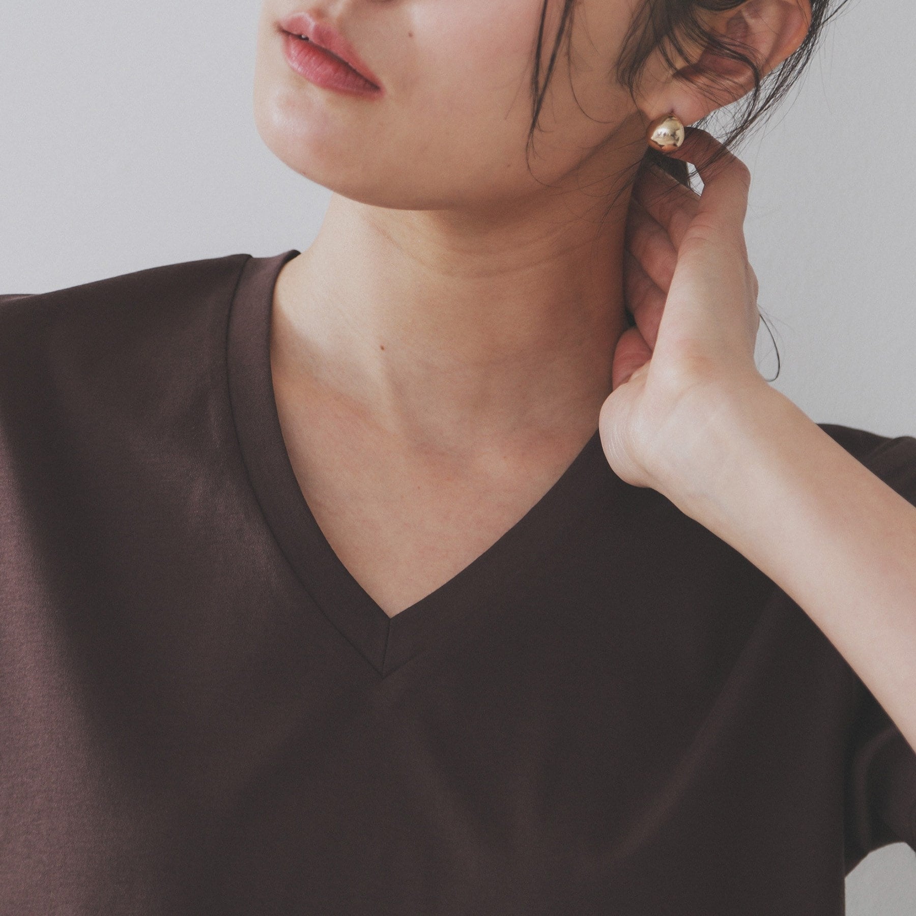 オペーク ドット クリップ OPAQUE.CLIP 《5color》VネックベーシックTシャツ【接触冷感／洗濯機洗い可】 （ブラック(019)） ブラック(019)