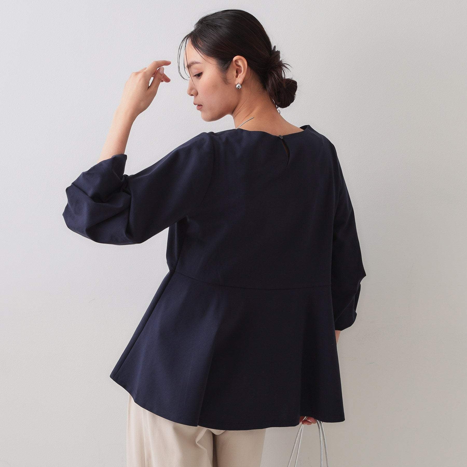 オペーク ドット クリップ OPAQUE.CLIP タックスリーブペプラムトップス【洗濯機洗い可】 （ホワイト(001)） ホワイト(001)