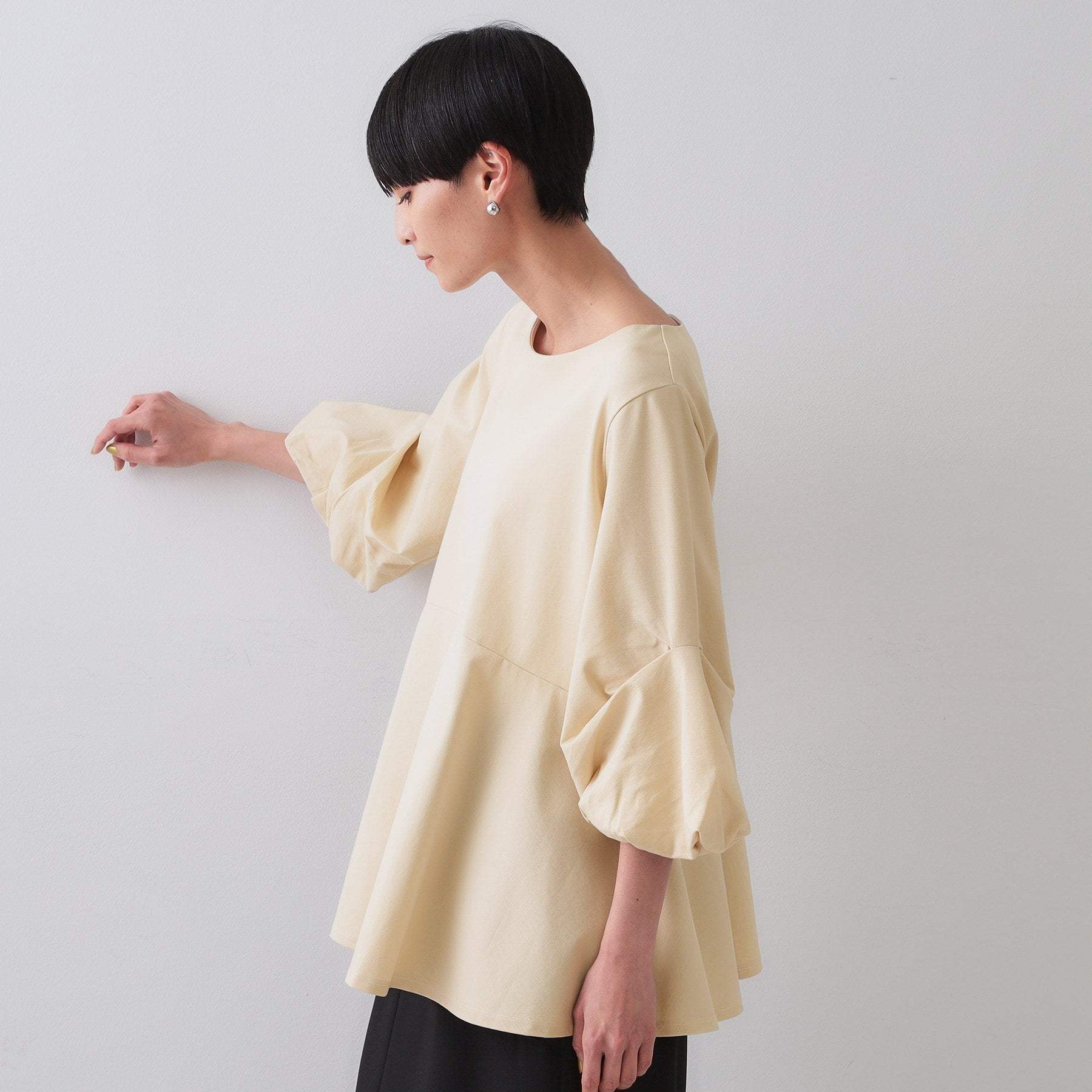 オペーク ドット クリップ OPAQUE.CLIP タックスリーブペプラムトップス【洗濯機洗い可】 （ホワイト(001)） ホワイト(001)