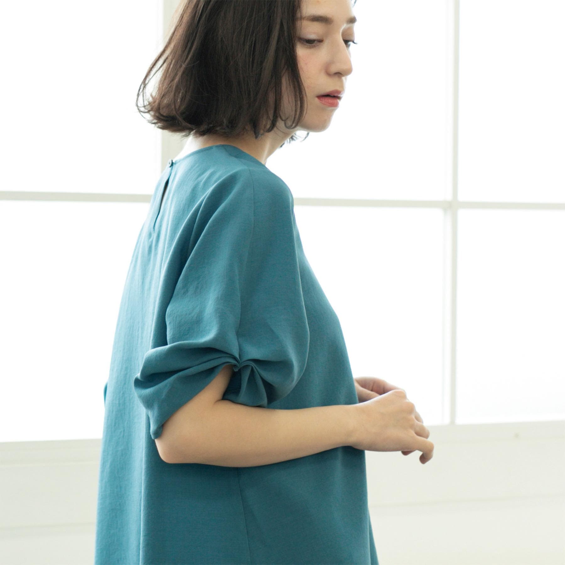 オペーク ドット クリップ OPAQUE.CLIP リネンライクキーネックタックスリーブブラウス【洗濯機洗い可／吸水速乾／接触冷感】 （ブルーグリーン(097)） ブルーグリーン(097)