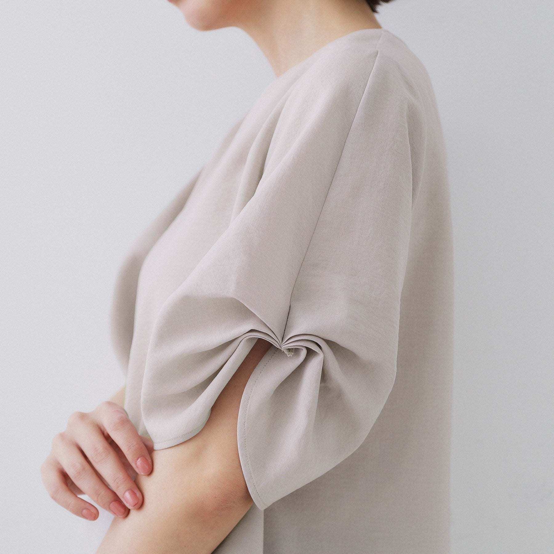 オペーク ドット クリップ OPAQUE.CLIP リネンライクキーネックタックスリーブブラウス【洗濯機洗い可／吸水速乾／接触冷感】 （ブルーグリーン(097)） ブルーグリーン(097)