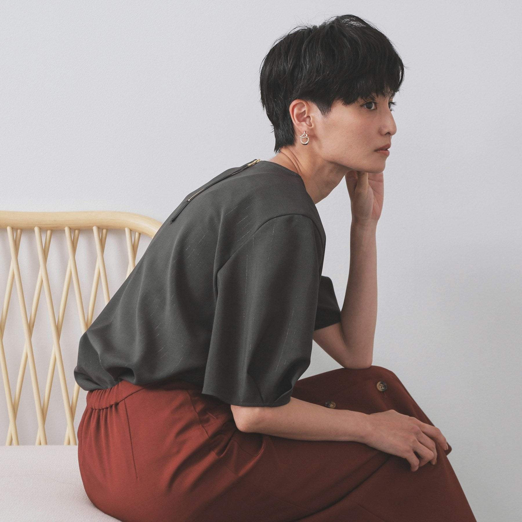 オペーク ドット クリップ OPAQUE.CLIP ラメストライプタックスリーブブラウス／セットアップ可【洗濯機洗い可／防シワ／吸水速乾】 （チャコールグレー(313)） チャコールグレー(313)