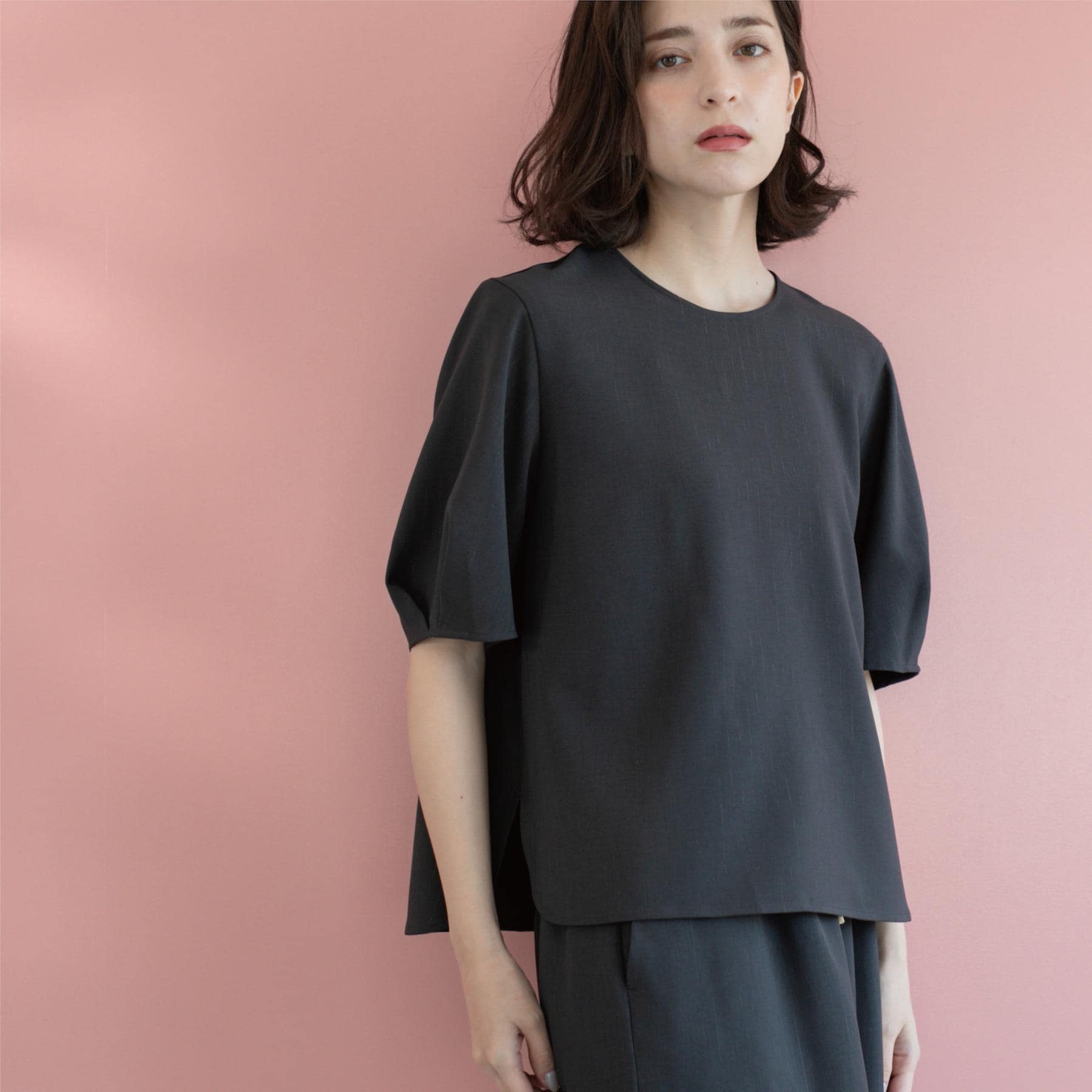 オペーク ドット クリップ OPAQUE.CLIP ラメストライプタックスリーブブラウス／セットアップ可【洗濯機洗い可／防シワ／吸水速乾】 （チャコールグレー(313)） チャコールグレー(313)