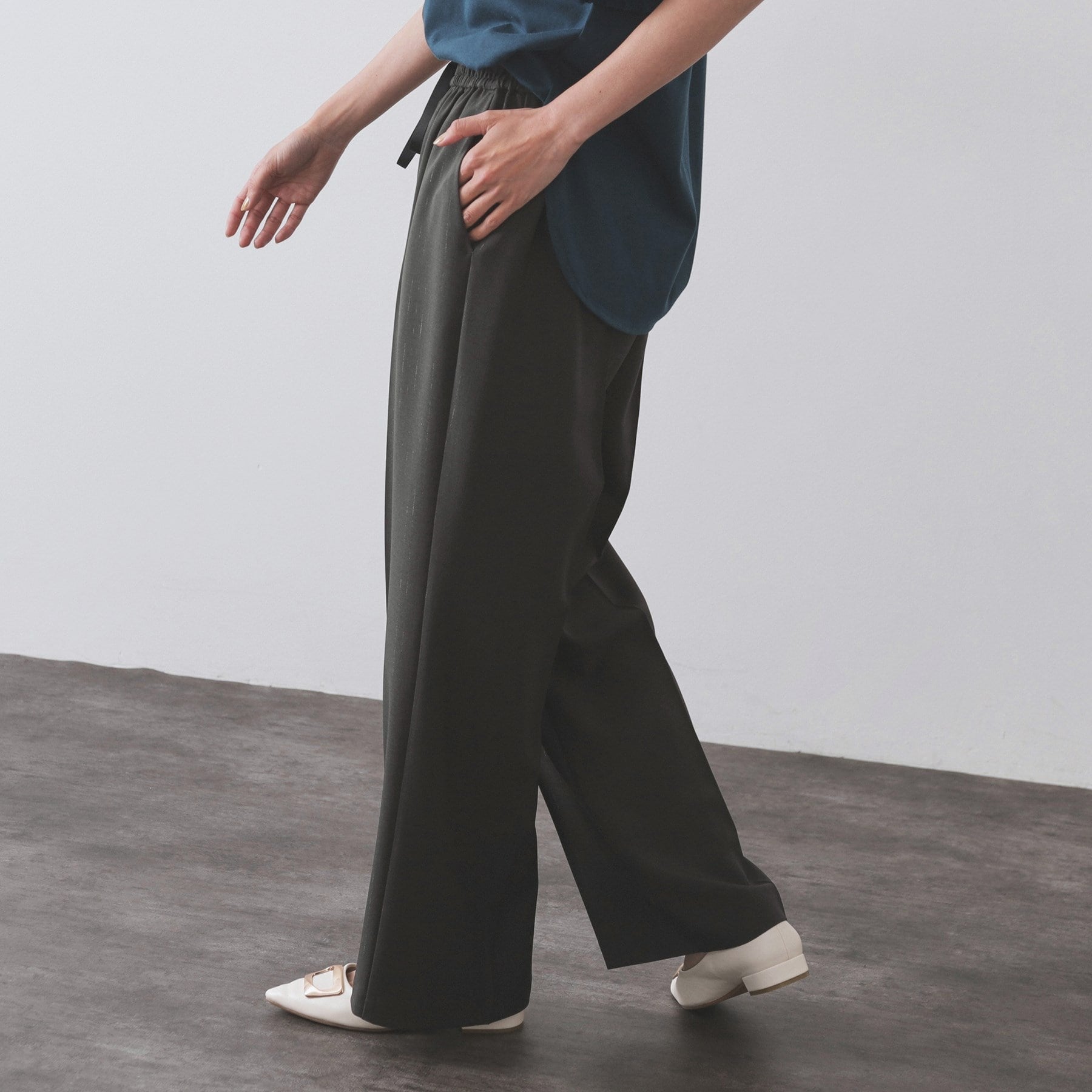 オペーク ドット クリップ OPAQUE.CLIP ラメストライプイージーワイドパンツ／セットアップ可【洗濯機洗い可／防シワ／吸水速乾】 （ブラック(319)） ブラック(319)