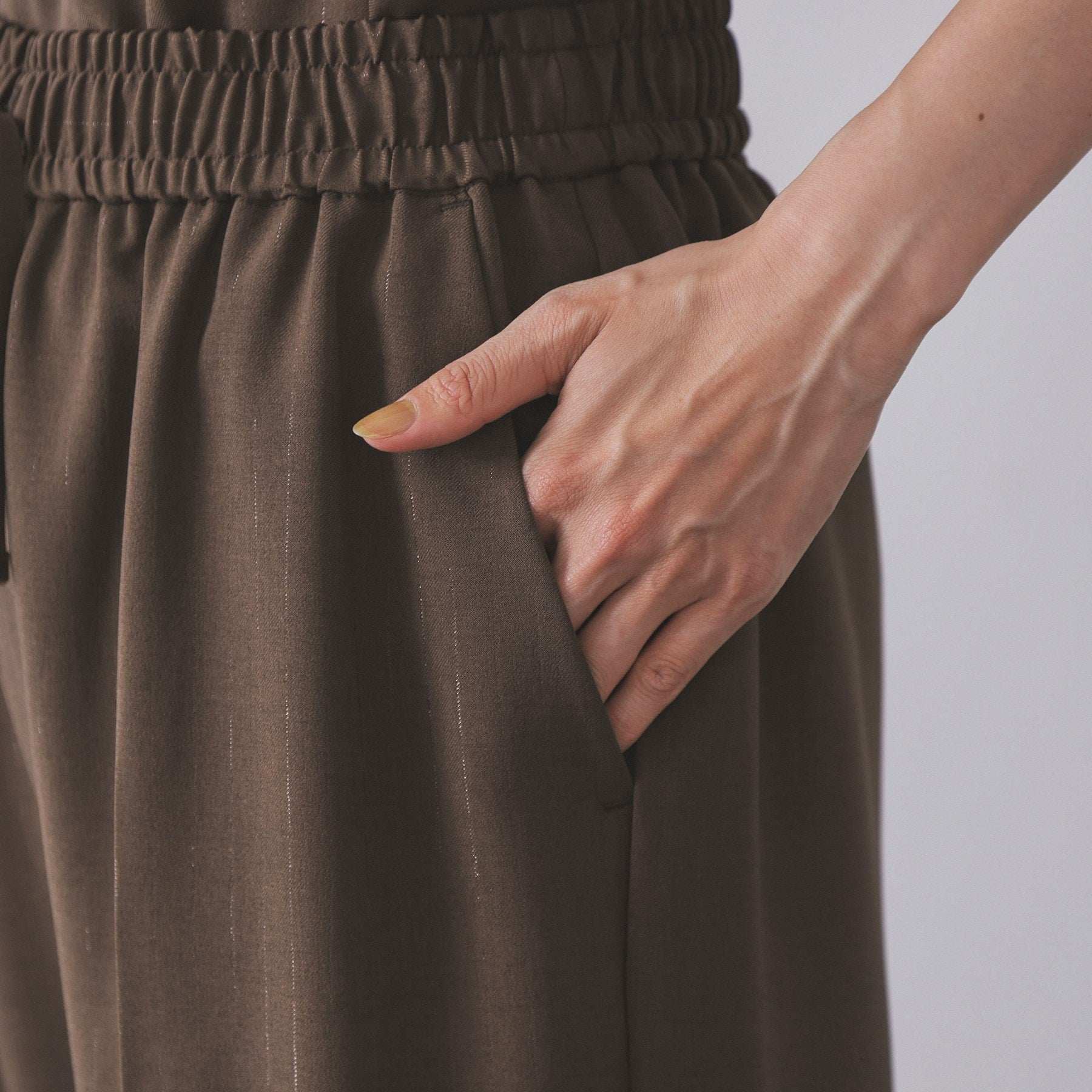 オペーク ドット クリップ OPAQUE.CLIP ラメストライプイージーワイドパンツ／セットアップ可【洗濯機洗い可／防シワ／吸水速乾】 （ブラック(319)） ブラック(319)