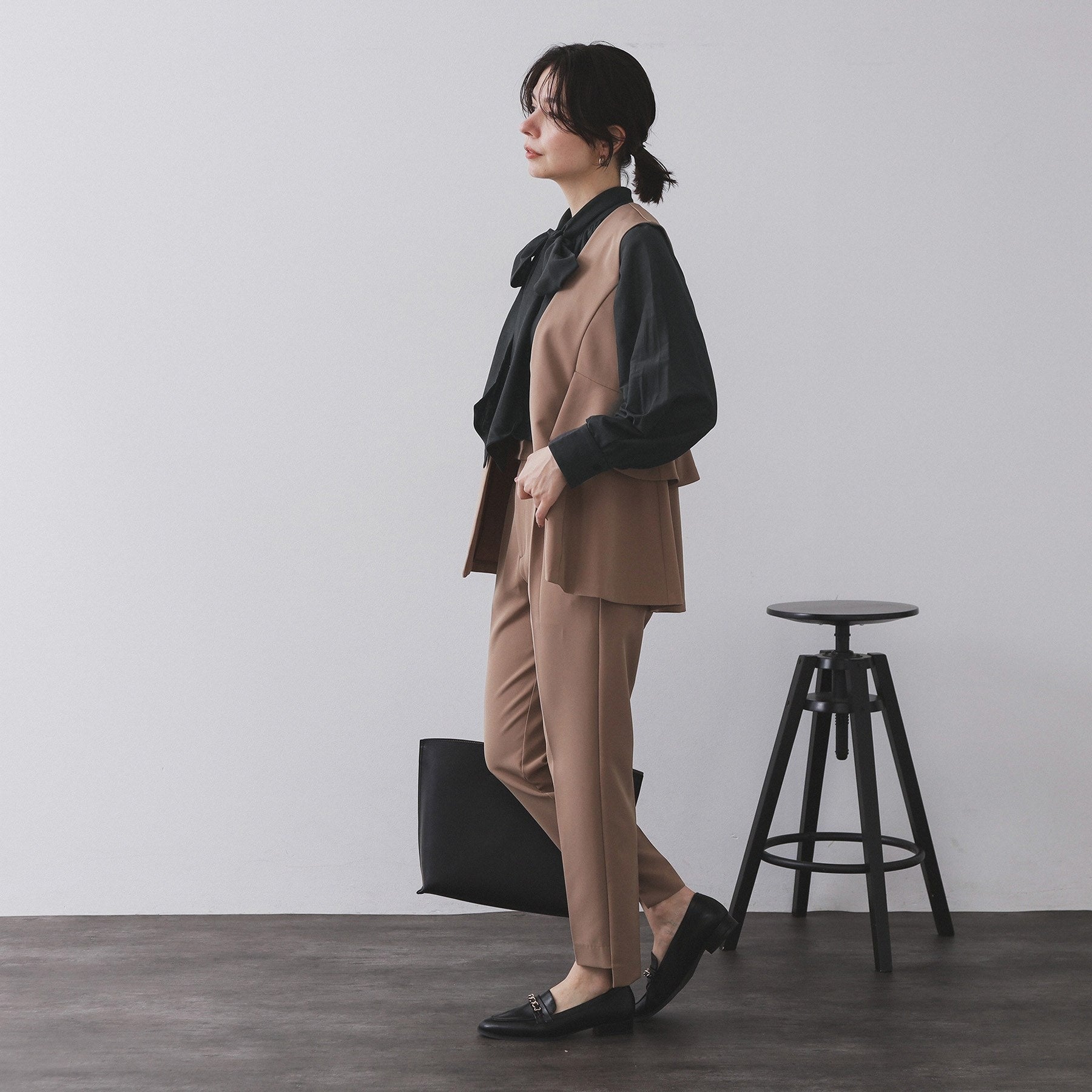 オペーク ドット クリップ OPAQUE.CLIP 2WAYシアーボウタイブラウス【洗濯機洗い可】 （チャコールグレー(014)） チャコールグレー(014)