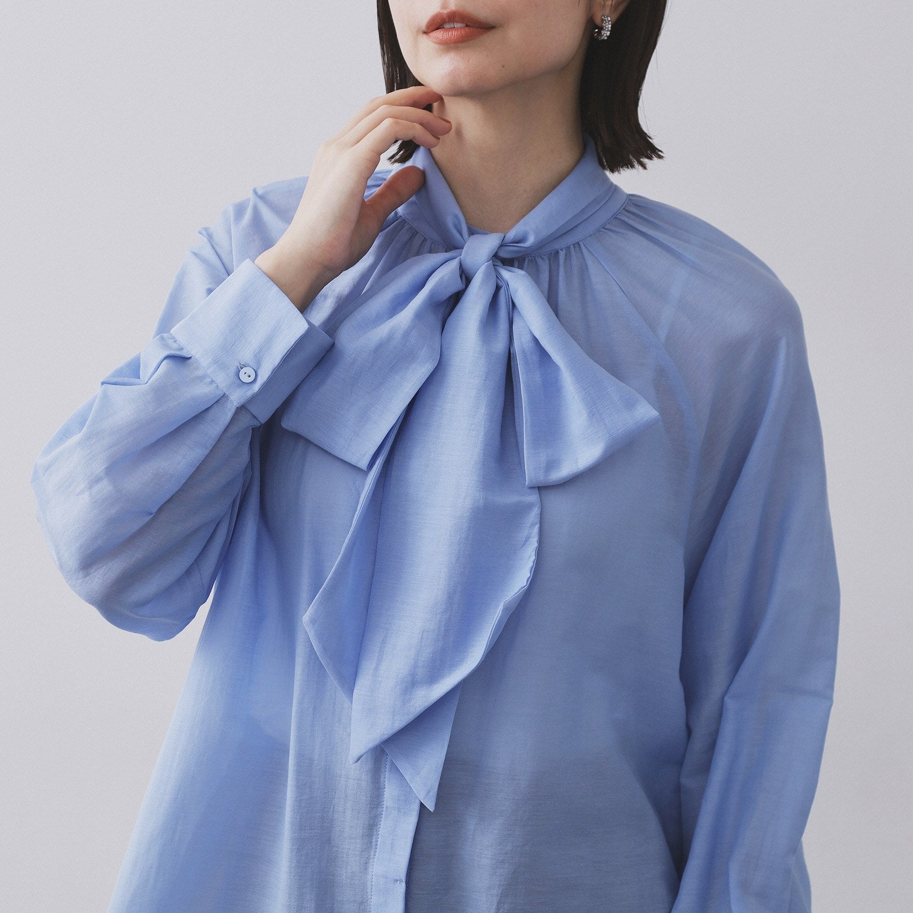 オペーク ドット クリップ OPAQUE.CLIP 2WAYシアーボウタイブラウス【洗濯機洗い可】 （チャコールグレー(014)） チャコールグレー(014)