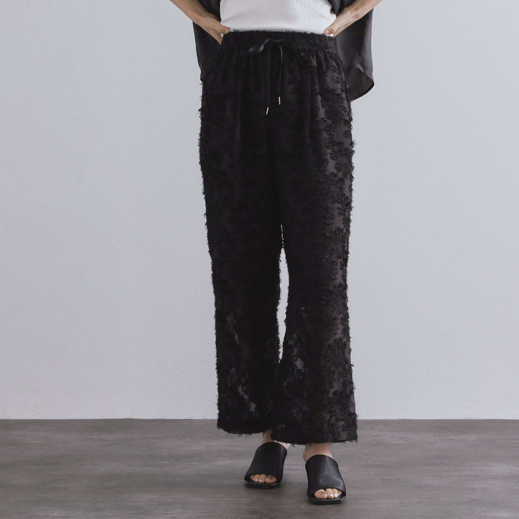 オペーク ドット クリップ OPAQUE.CLIP フリンジジャカードイージーパンツ【洗濯機洗い可】 （ブラック(019)） ブラック(019)