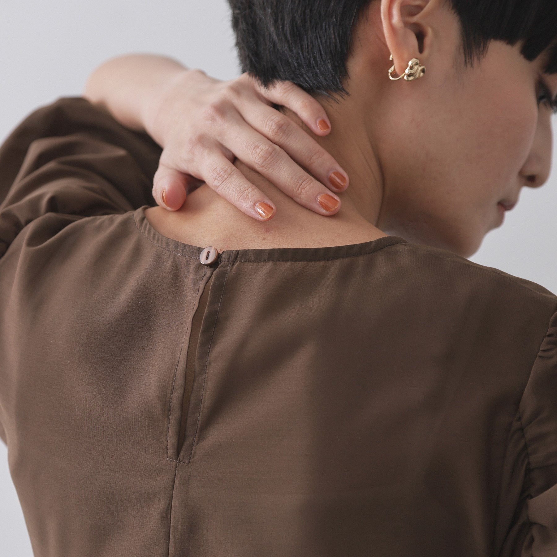 オペーク ドット クリップ OPAQUE.CLIP シアーボリュームスリーブブラウス【洗濯機洗い可】 （レッド(062)） レッド(062)