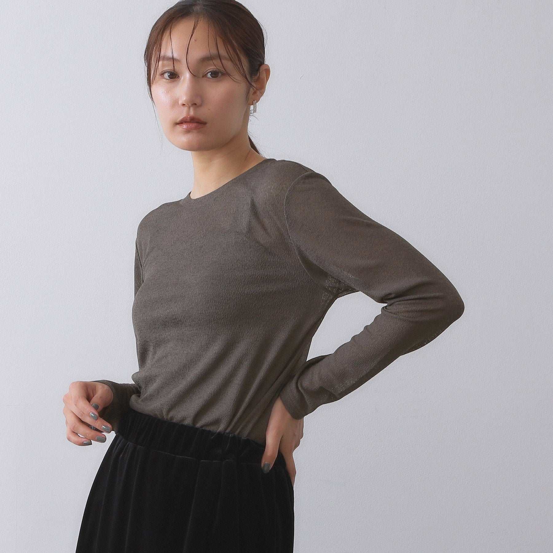 オペーク ドット クリップ OPAQUE.CLIP シアーラウンドネックカットソー【洗濯機洗い可】 （チャコールグレー(014)） チャコールグレー(014)