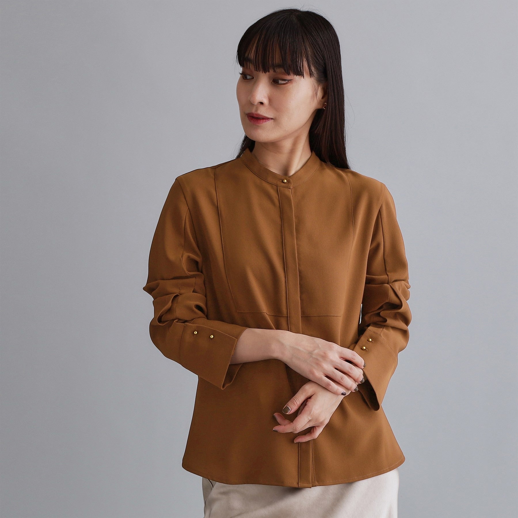 オペーク ドット クリップ OPAQUE.CLIP 【es】ブザム切替バンドカラーシャツブラウス【洗濯機洗い可/防シワ/UVケア/接触冷感】 （ブラウン(044)） ブラウン(044)