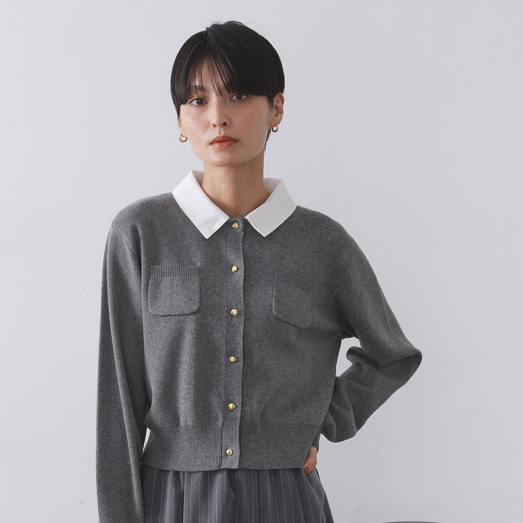 オペーク ドット クリップ OPAQUE.CLIP 衿取り外し可／金ボタンニットカーディガン【洗濯機洗い可】 （グレー(012)） グレー(012)