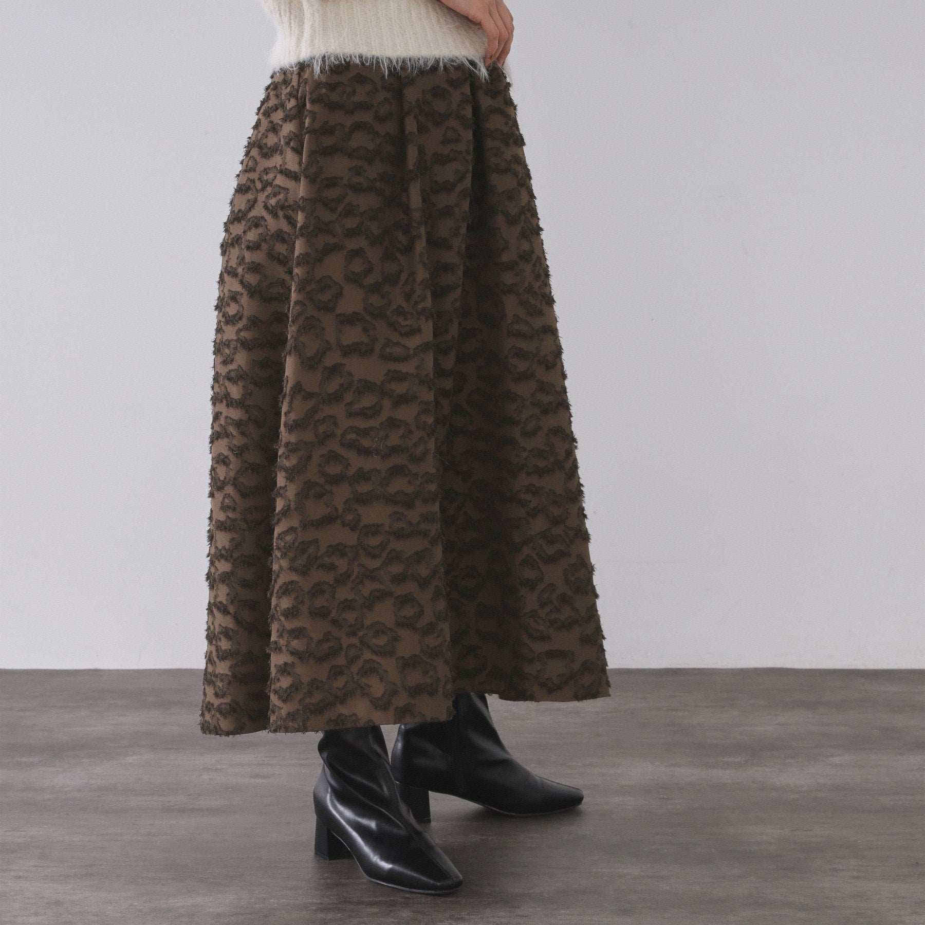 オペーク ドット クリップ OPAQUE.CLIP フェザージャカードタックフレアスカート【洗濯機洗い可】 （アイボリー(004)） アイボリー(004)