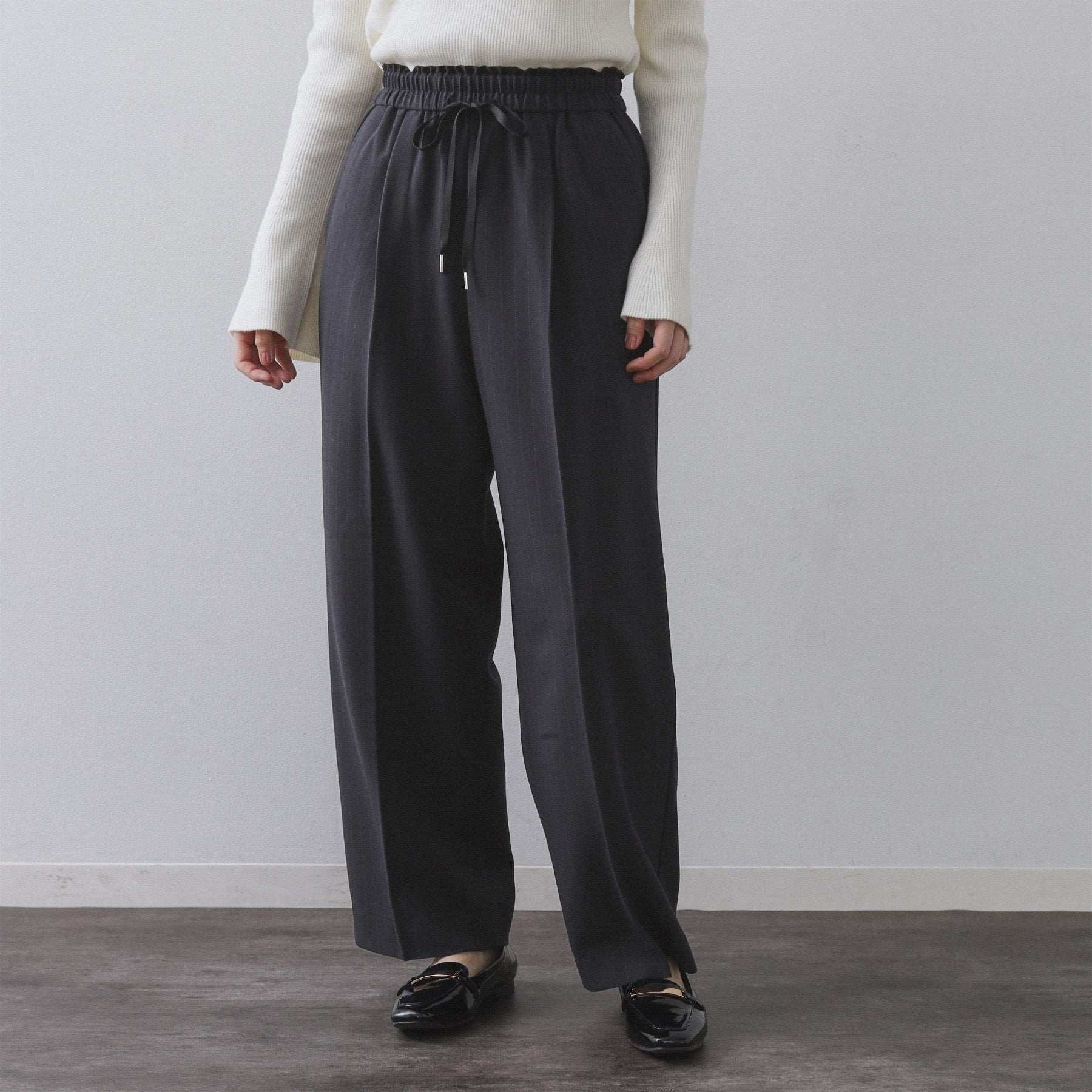 オペーク ドット クリップ OPAQUE.CLIP ストレッチピンストライプ裏起毛イージーワイドパンツ【吸湿発熱／洗濯機洗い可】 （ネイビー(394)） ネイビー(394)