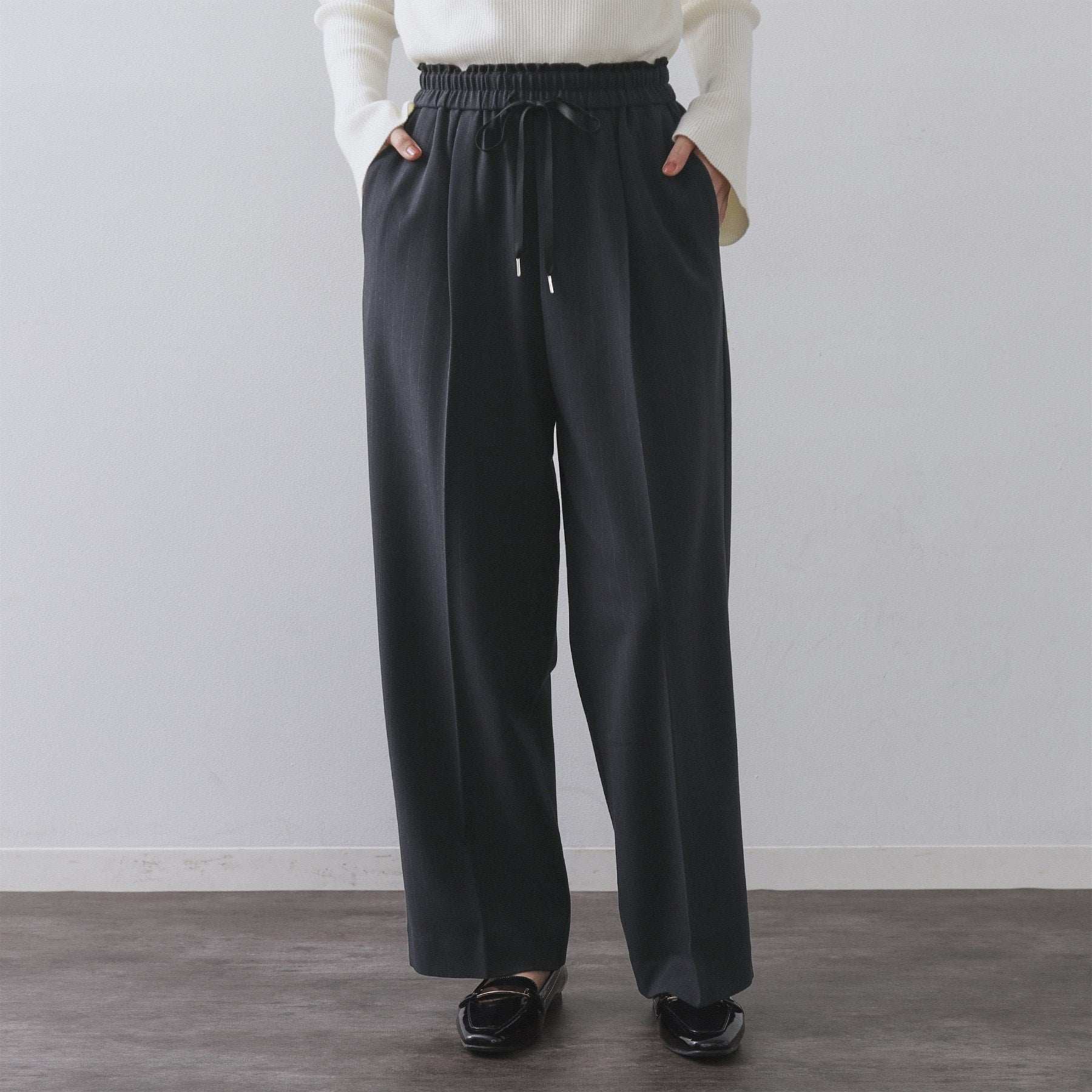 オペーク ドット クリップ OPAQUE.CLIP ストレッチピンストライプ裏起毛イージーワイドパンツ【吸湿発熱／洗濯機洗い可】 （ネイビー(394)） ネイビー(394)