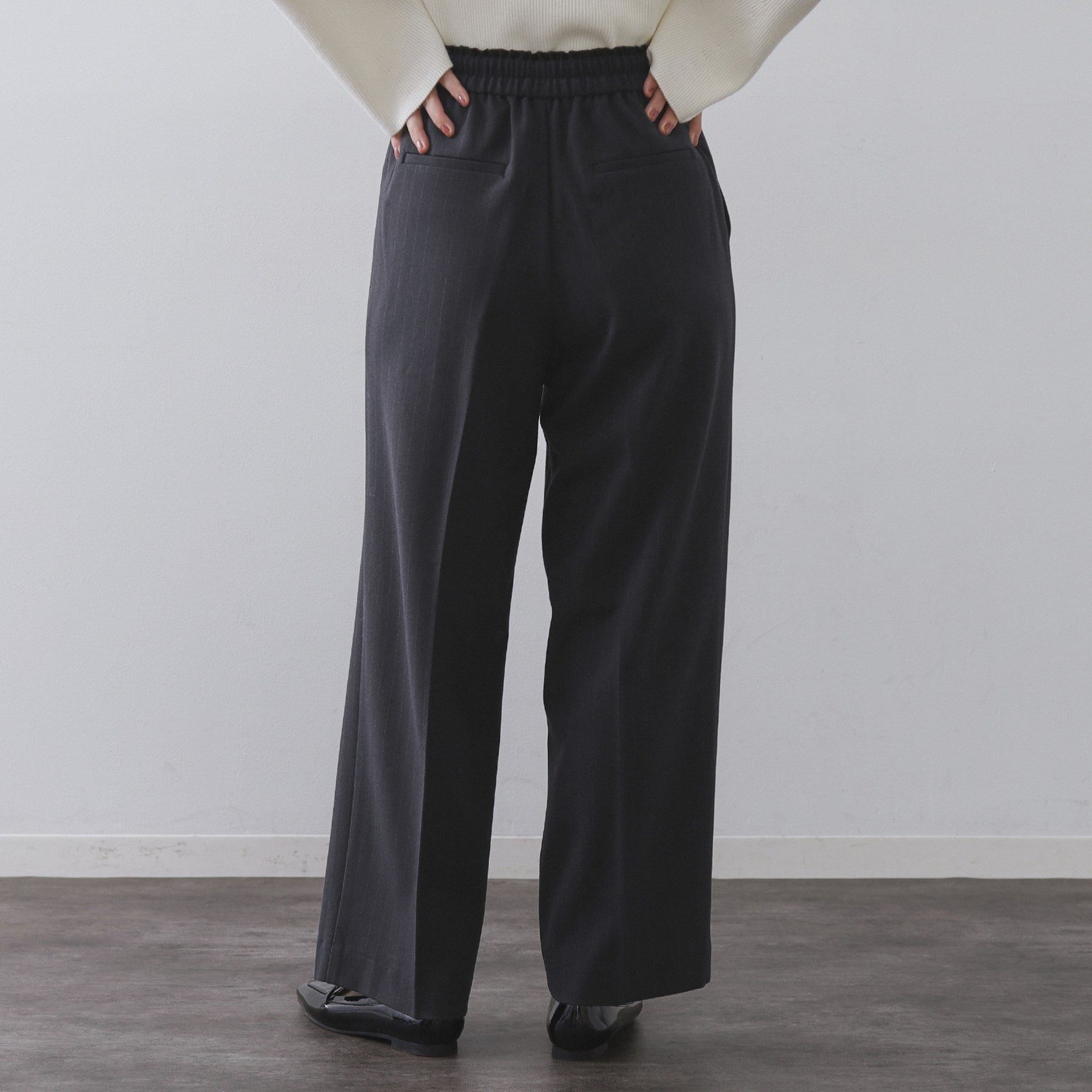 オペーク ドット クリップ OPAQUE.CLIP ストレッチピンストライプ裏起毛イージーワイドパンツ【吸湿発熱／洗濯機洗い可】 （ネイビー(394)） ネイビー(394)