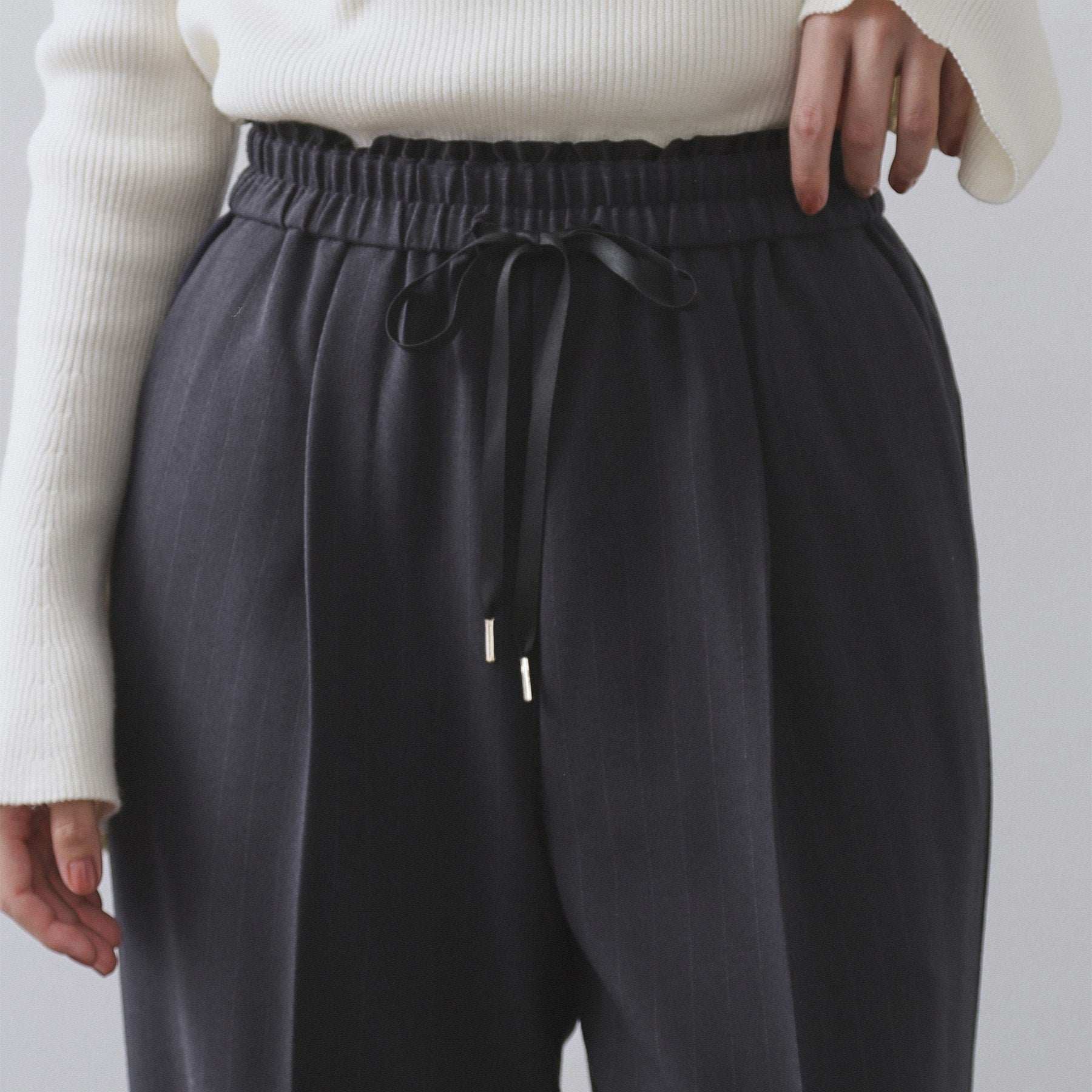 オペーク ドット クリップ OPAQUE.CLIP ストレッチピンストライプ裏起毛イージーワイドパンツ【吸湿発熱／洗濯機洗い可】 （ネイビー(394)） ネイビー(394)