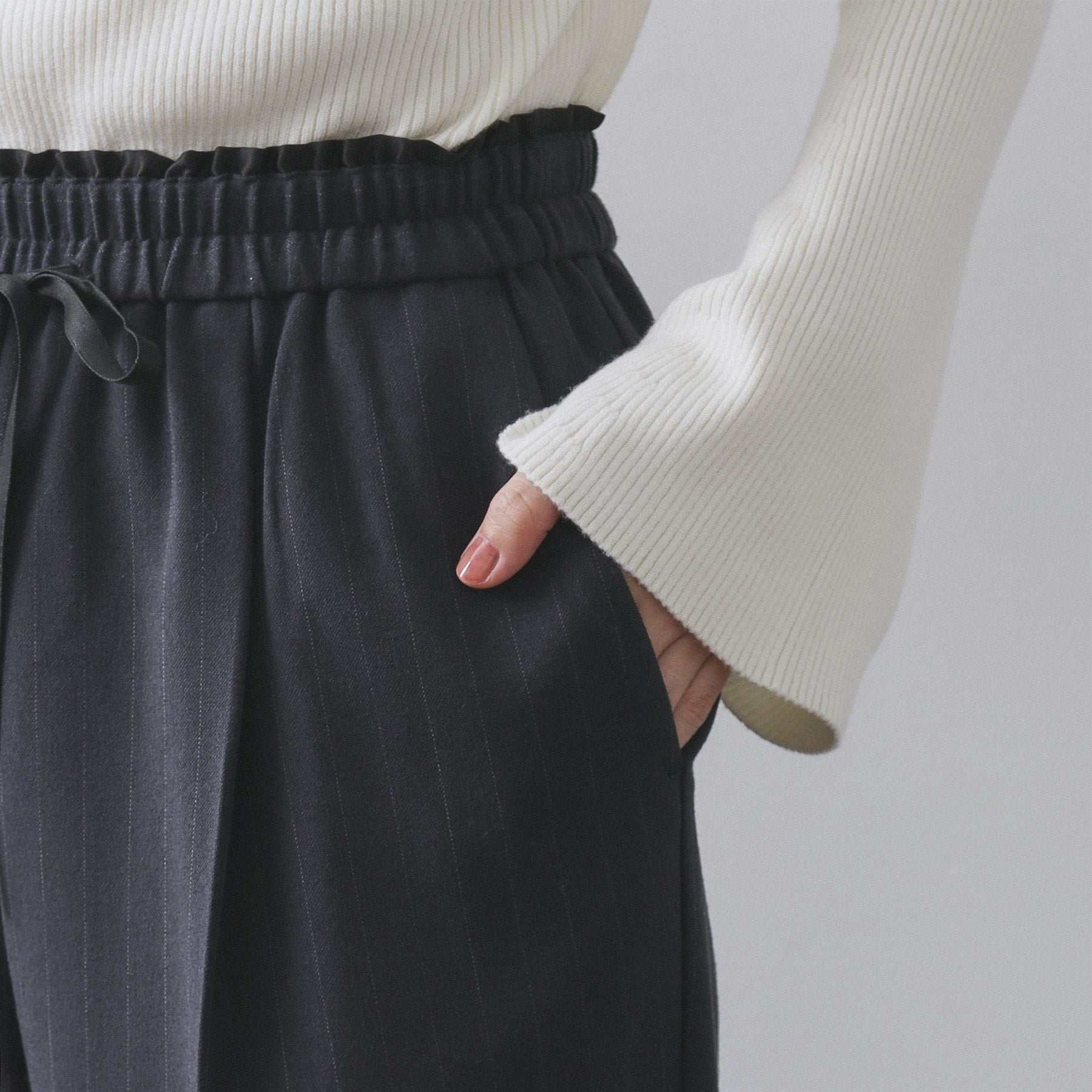 オペーク ドット クリップ OPAQUE.CLIP ストレッチピンストライプ裏起毛イージーワイドパンツ【吸湿発熱／洗濯機洗い可】 （ネイビー(394)） ネイビー(394)