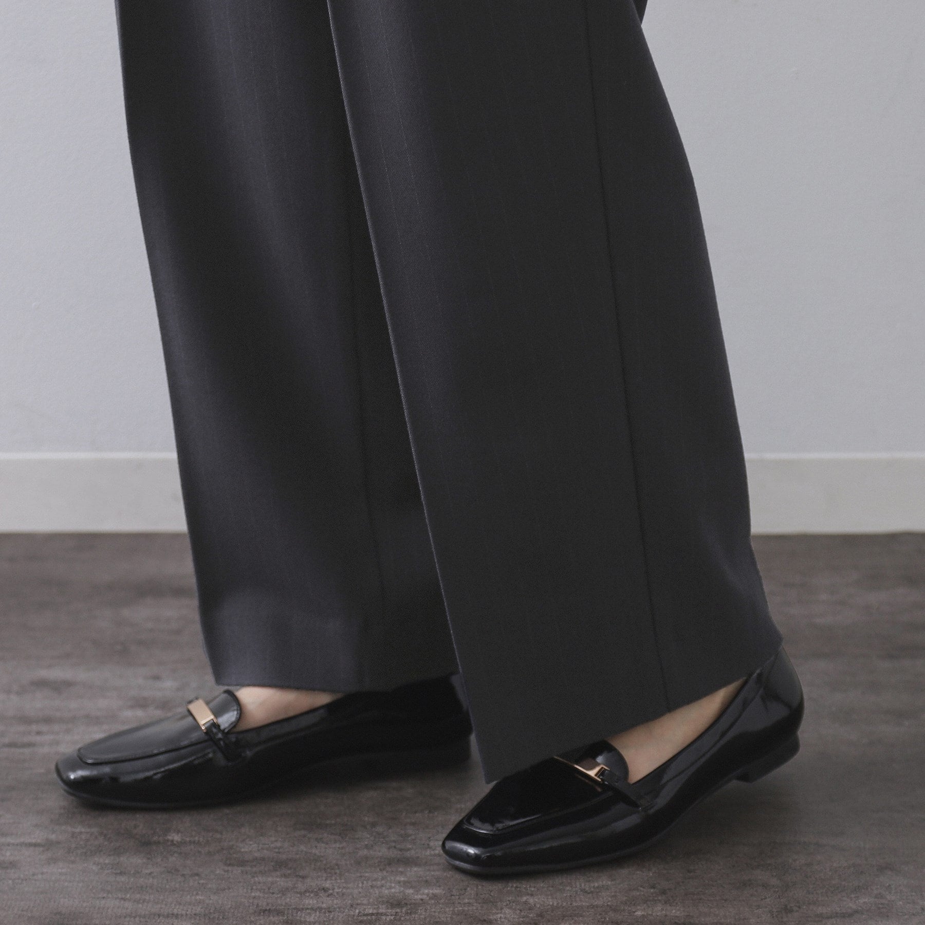 オペーク ドット クリップ OPAQUE.CLIP ストレッチピンストライプ裏起毛イージーワイドパンツ【吸湿発熱／洗濯機洗い可】 （ネイビー(394)） ネイビー(394)