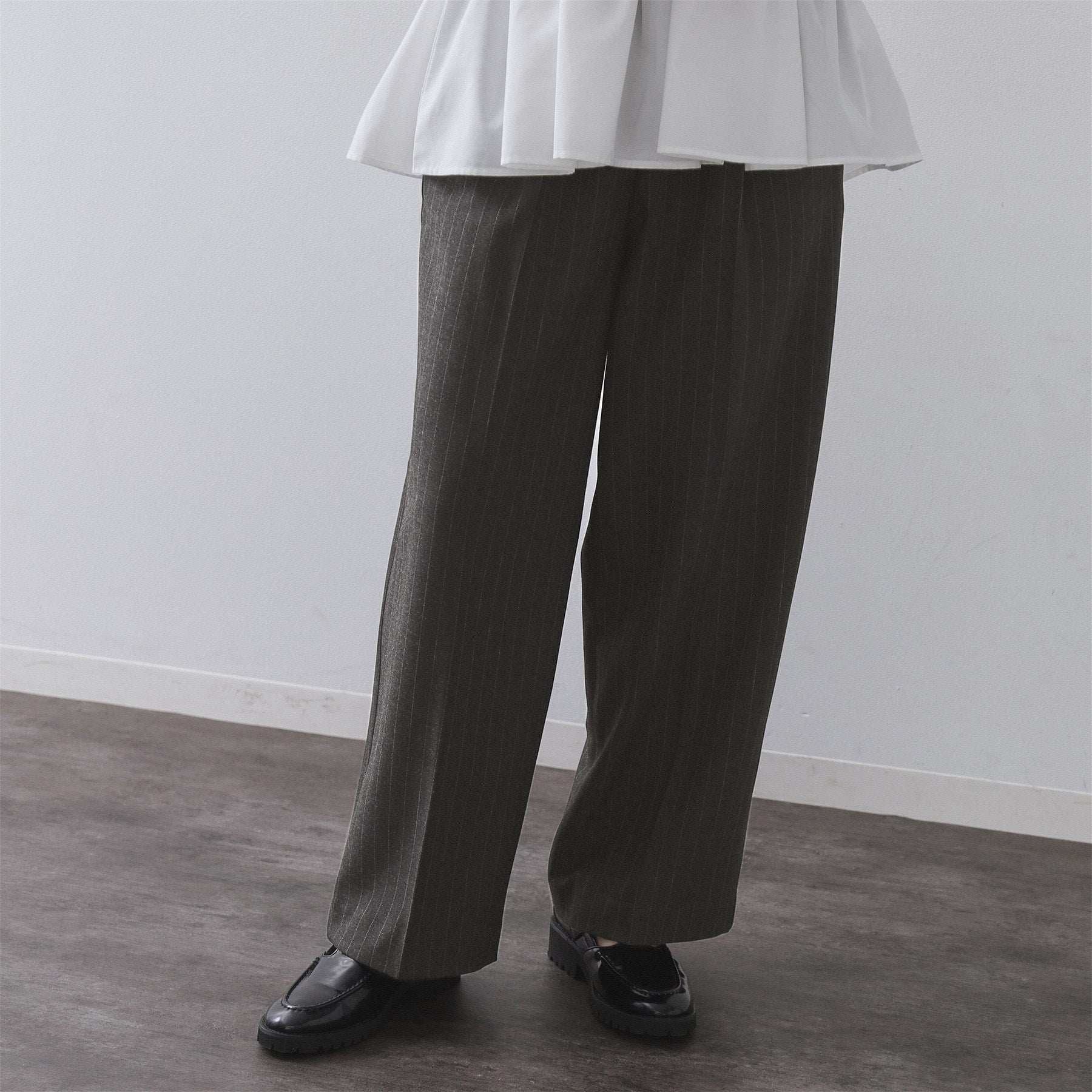 オペーク ドット クリップ OPAQUE.CLIP ストレッチピンストライプ裏起毛イージーワイドパンツ【吸湿発熱／洗濯機洗い可】 （チャコールグレー(314)） チャコールグレー(314)