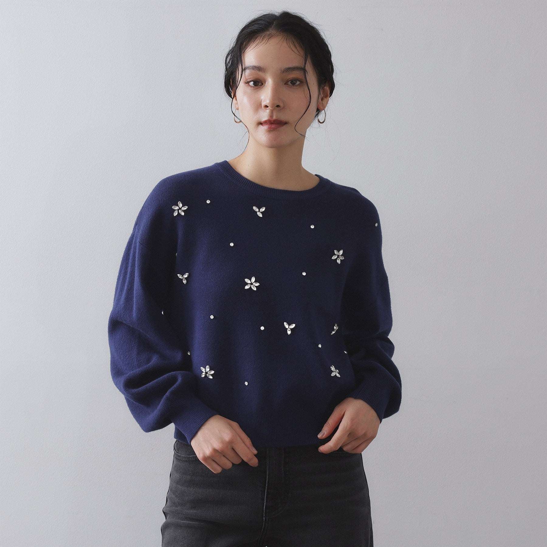 オペーク ドット クリップ OPAQUE.CLIP ビジューニットトップス【洗える】 （ネイビー(094)） ネイビー(094)