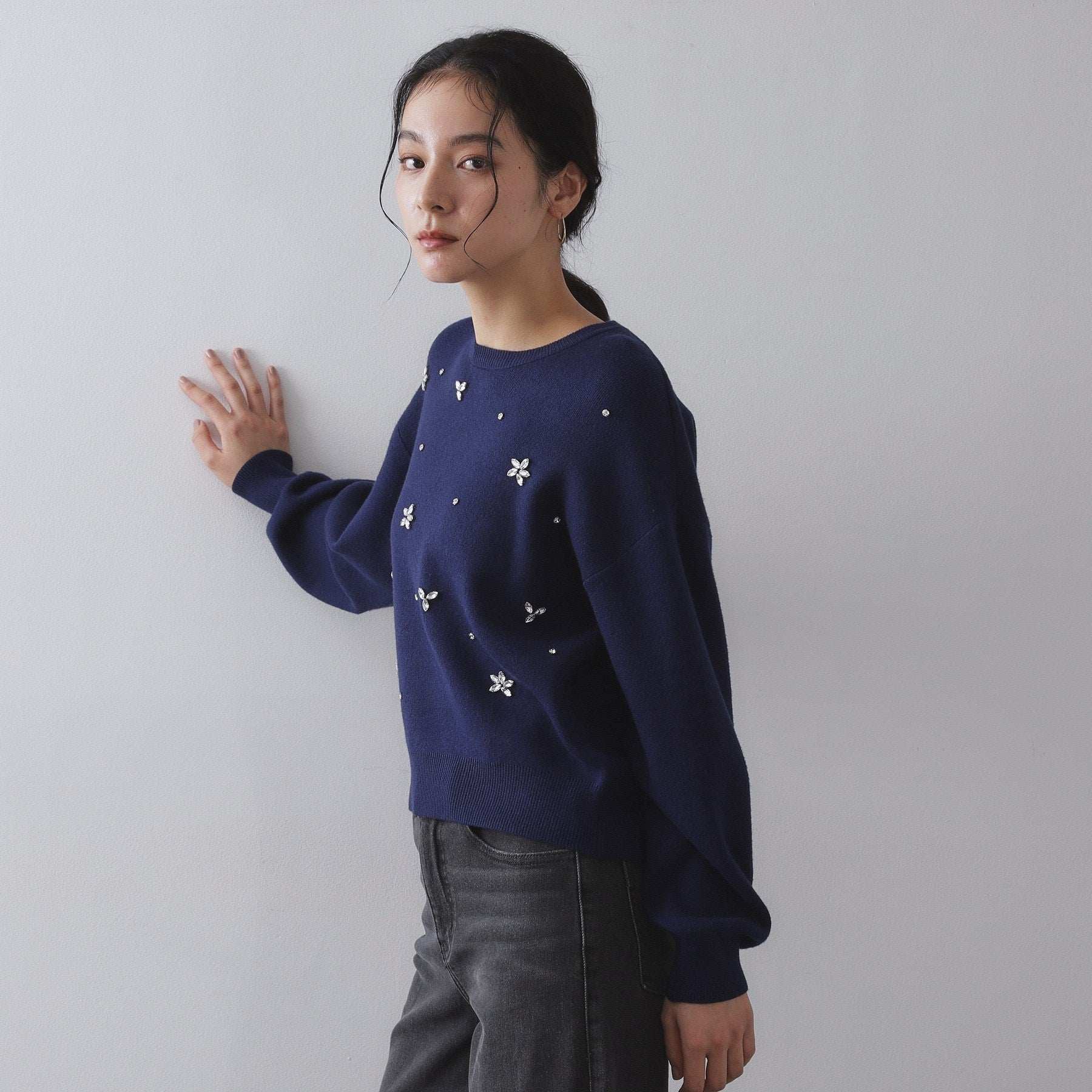 オペーク ドット クリップ OPAQUE.CLIP ビジューニットトップス【洗える】 （ネイビー(094)） ネイビー(094)