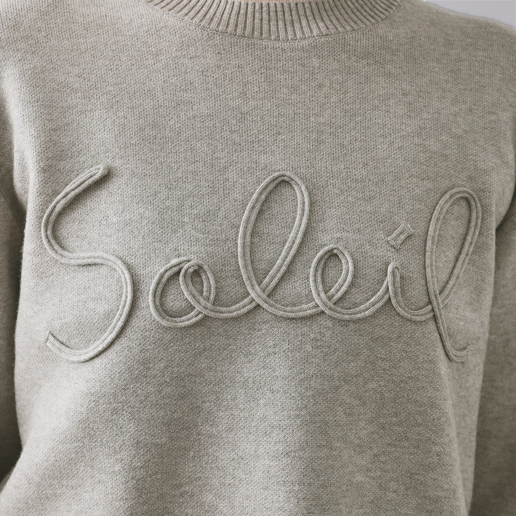 オペーク ドット クリップ OPAQUE.CLIP チェーン刺繍ロゴニットプルオーバー【洗濯機洗い可】 （ピンク(072)） ピンク(072)