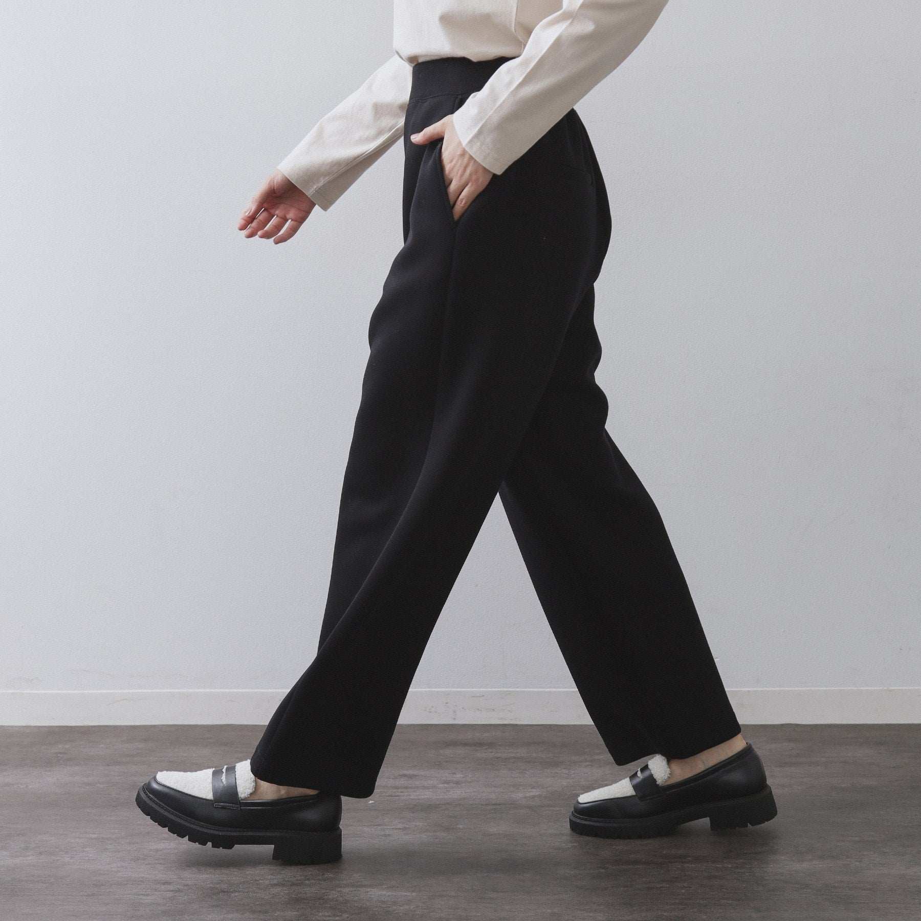 オペーク ドット クリップ OPAQUE.CLIP イージーカーブワイドパンツ【洗濯機OK】 （ブラック(019)） ブラック(019)