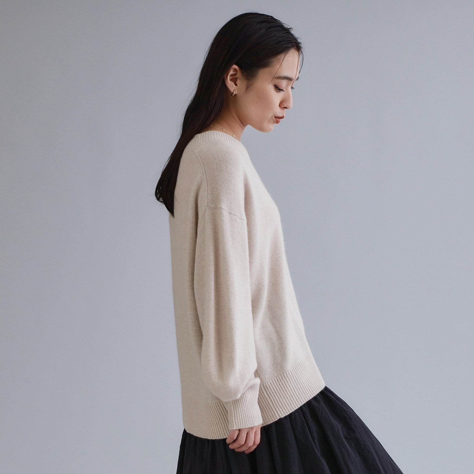 オペーク ドット クリップ OPAQUE.CLIP 【es】フラッフィーウールVネックニット【洗濯機洗い可】 （チャコールグレー(014)） チャコールグレー(014)