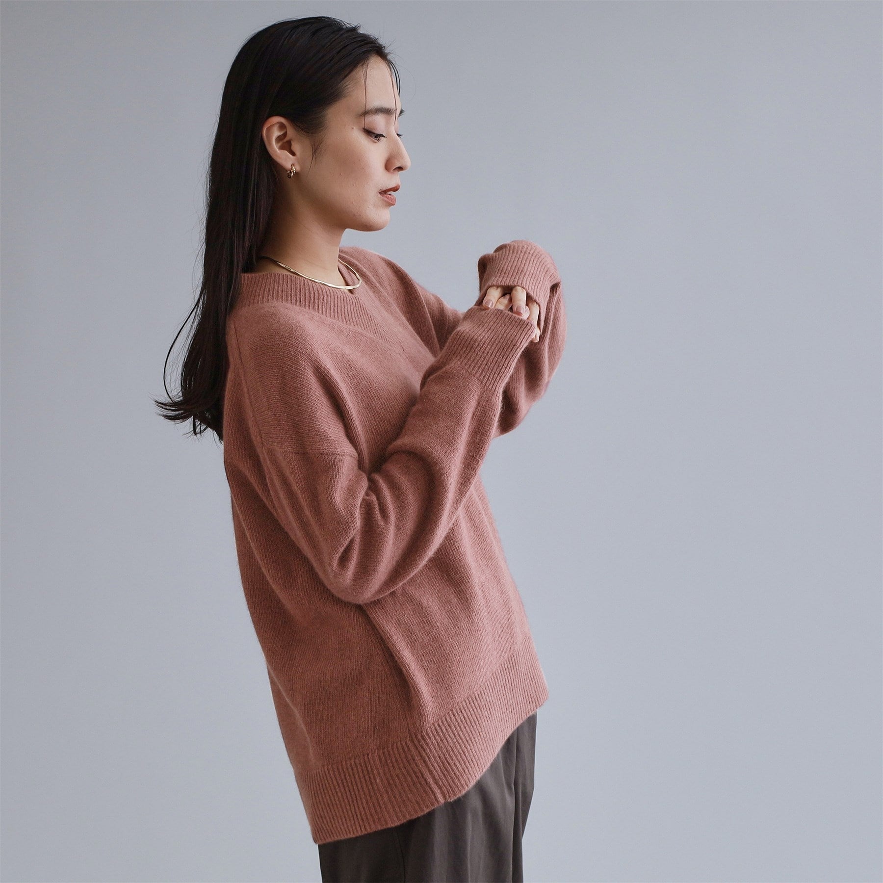 オペーク ドット クリップ OPAQUE.CLIP 【es】フラッフィーウールVネックニット【洗濯機洗い可】 （チャコールグレー(014)） チャコールグレー(014)