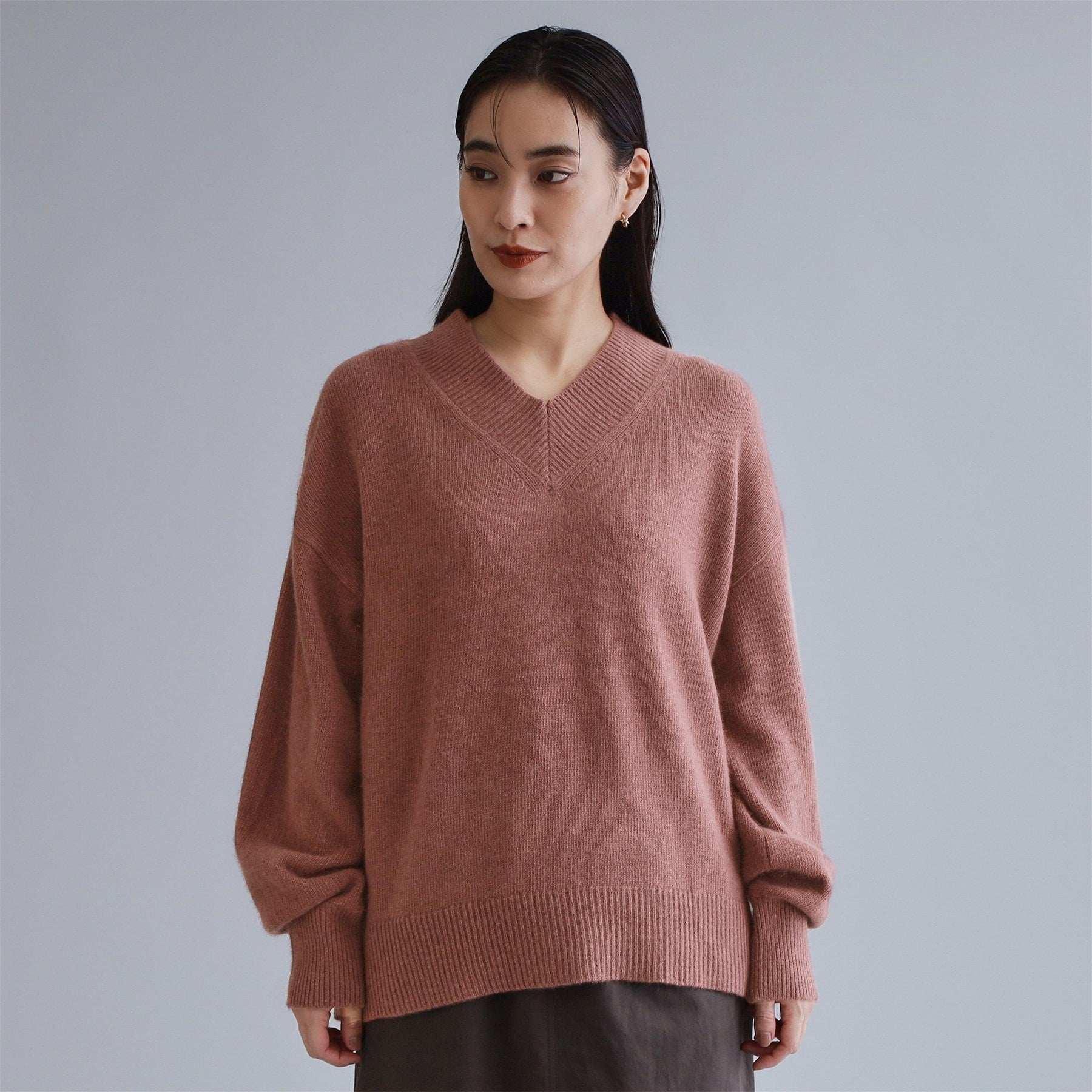 オペーク ドット クリップ OPAQUE.CLIP 【es】フラッフィーウールVネックニット【洗濯機洗い可】 （チャコールグレー(014)） チャコールグレー(014)