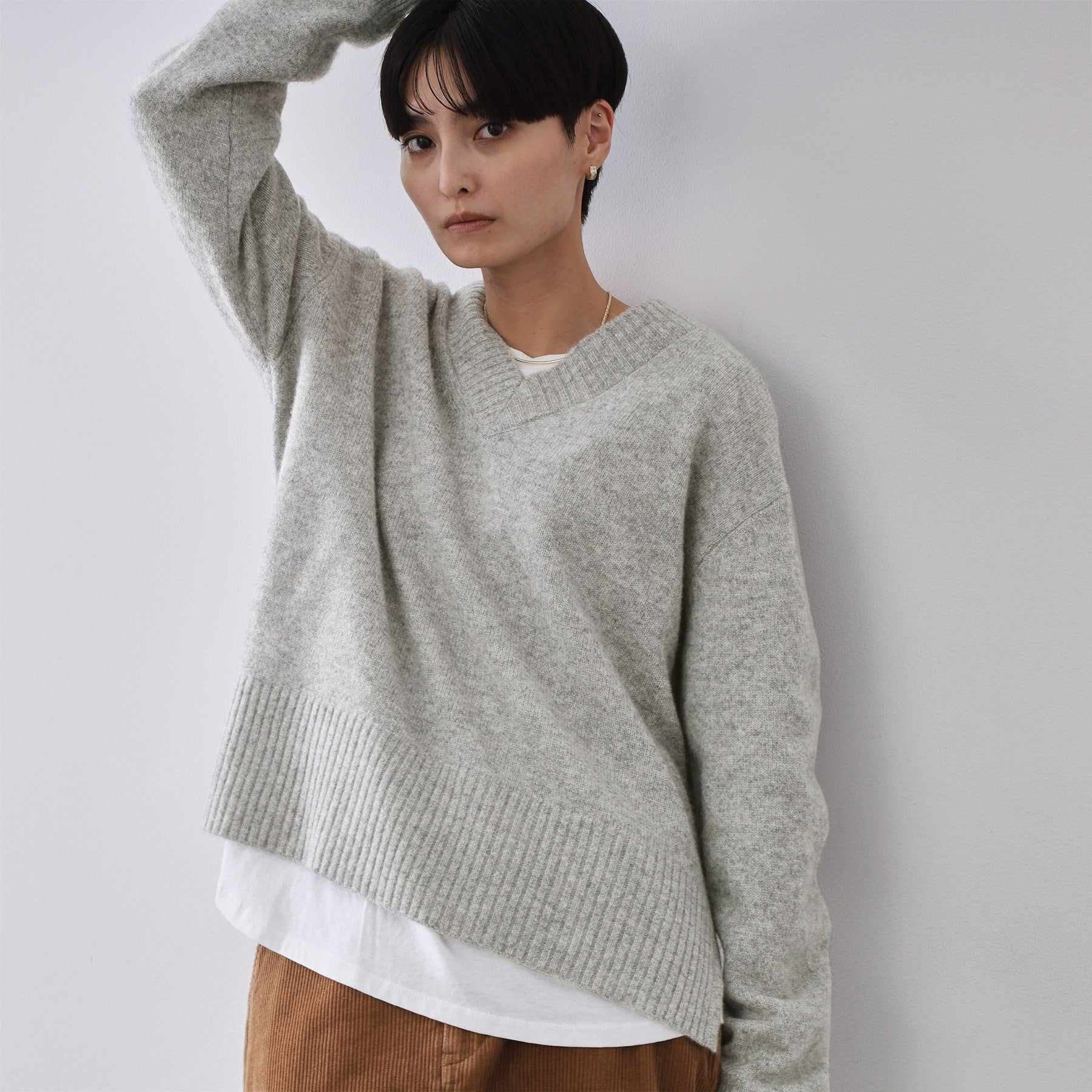 オペーク ドット クリップ OPAQUE.CLIP リラクシーVネックミドルゲージニット【洗える】 （グレー(012)） グレー(012)