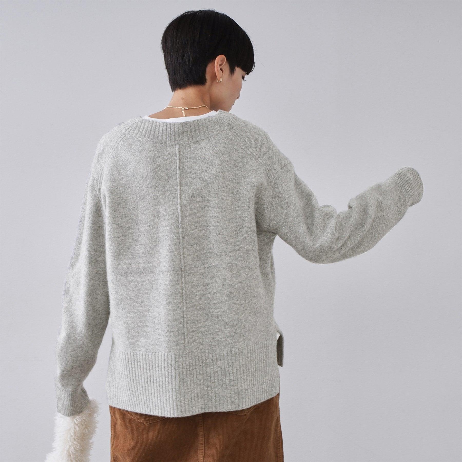オペーク ドット クリップ OPAQUE.CLIP リラクシーVネックミドルゲージニット【洗える】 （グレー(012)） グレー(012)