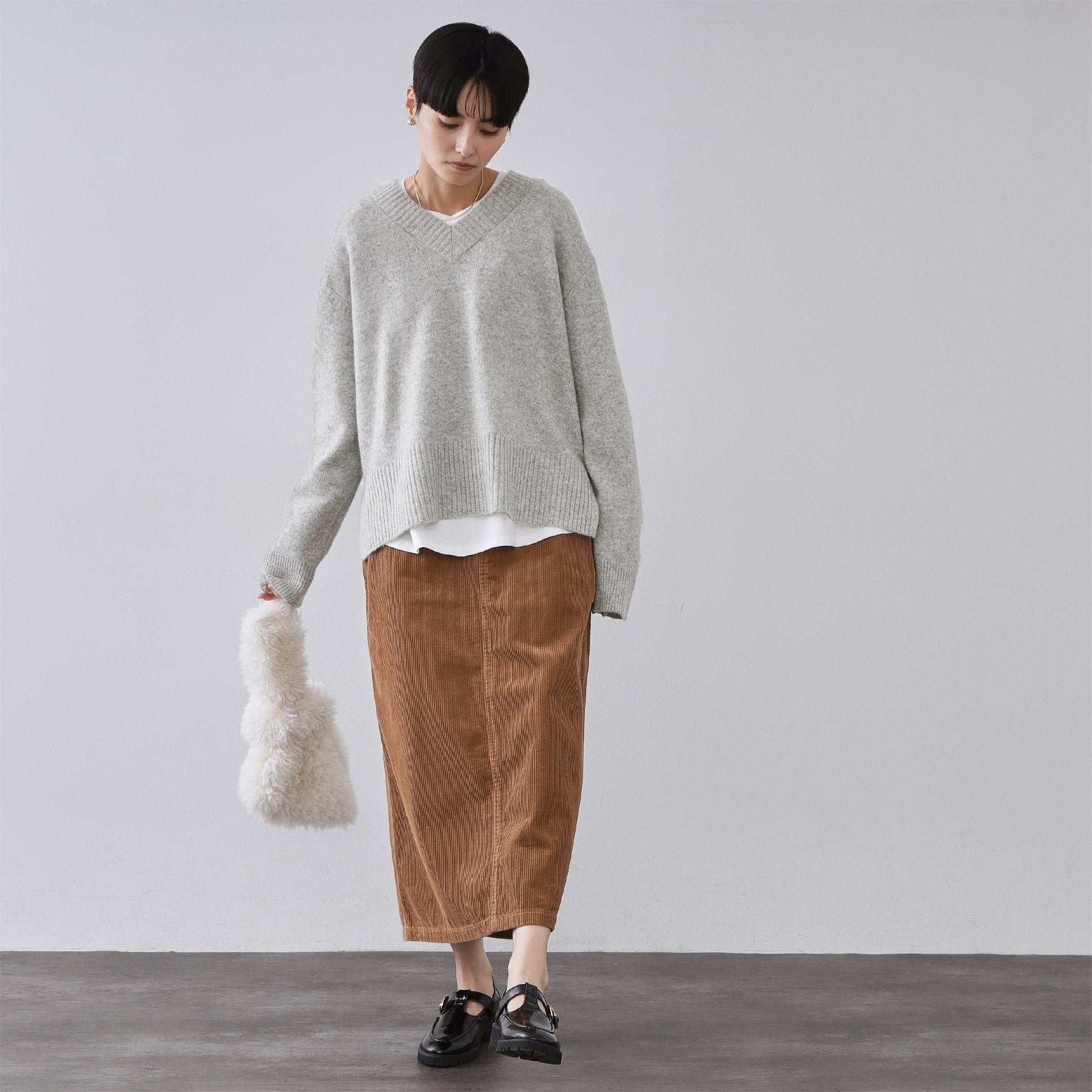 オペーク ドット クリップ OPAQUE.CLIP リラクシーVネックミドルゲージニット【洗える】 （グレー(012)） グレー(012)