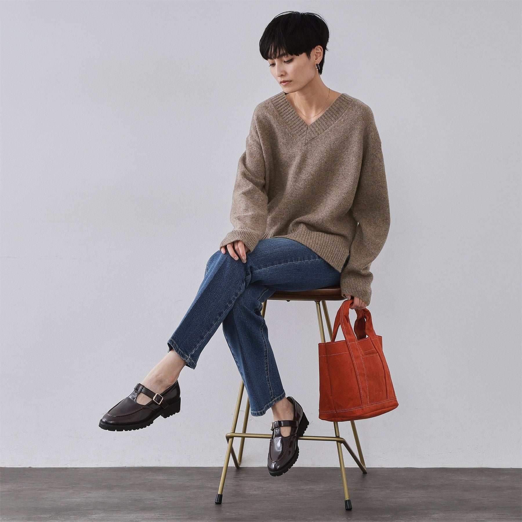 オペーク ドット クリップ OPAQUE.CLIP リラクシーVネックミドルゲージニット【洗える】 （グレー(012)） グレー(012)