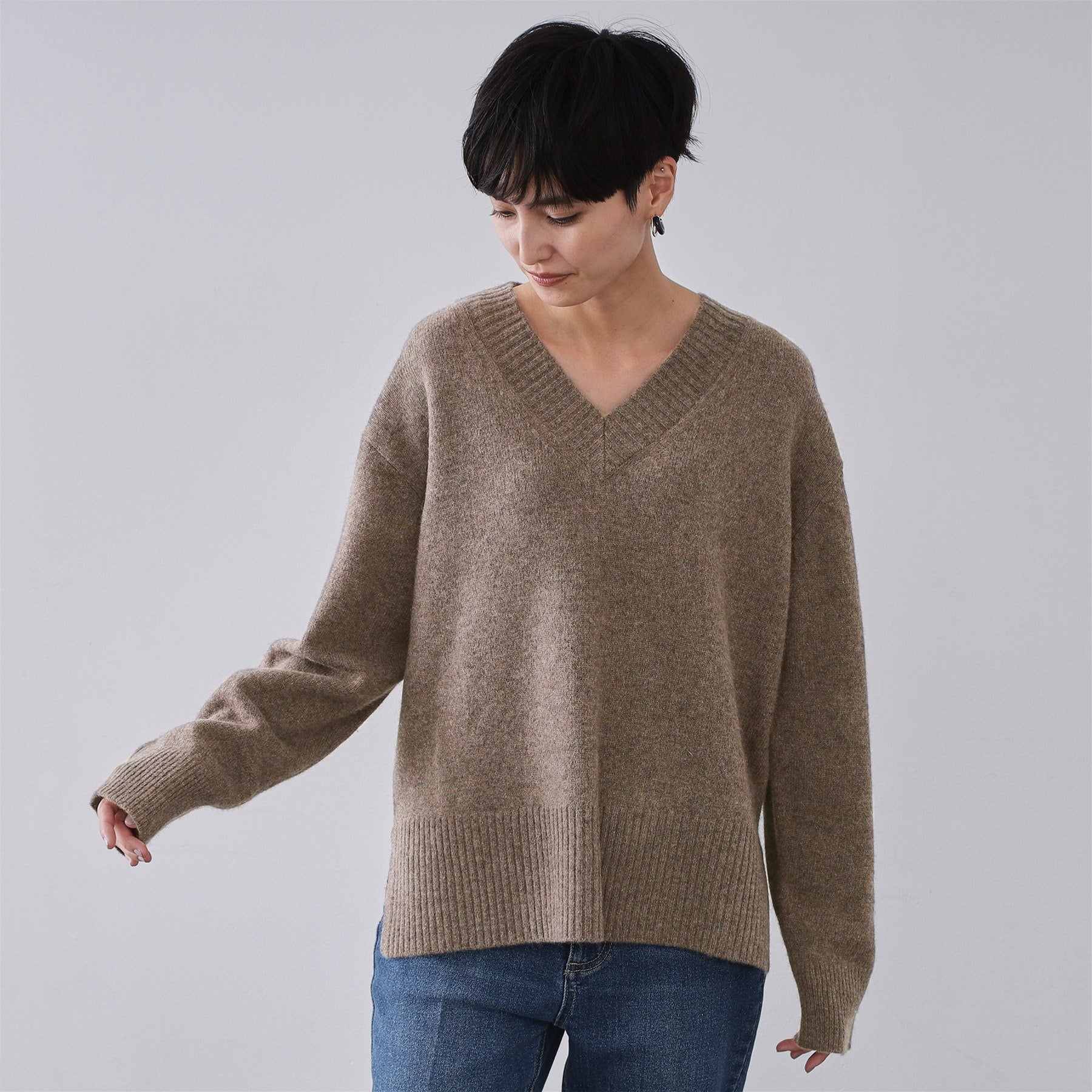 オペーク ドット クリップ OPAQUE.CLIP リラクシーVネックミドルゲージニット【洗える】 （グレー(012)） グレー(012)