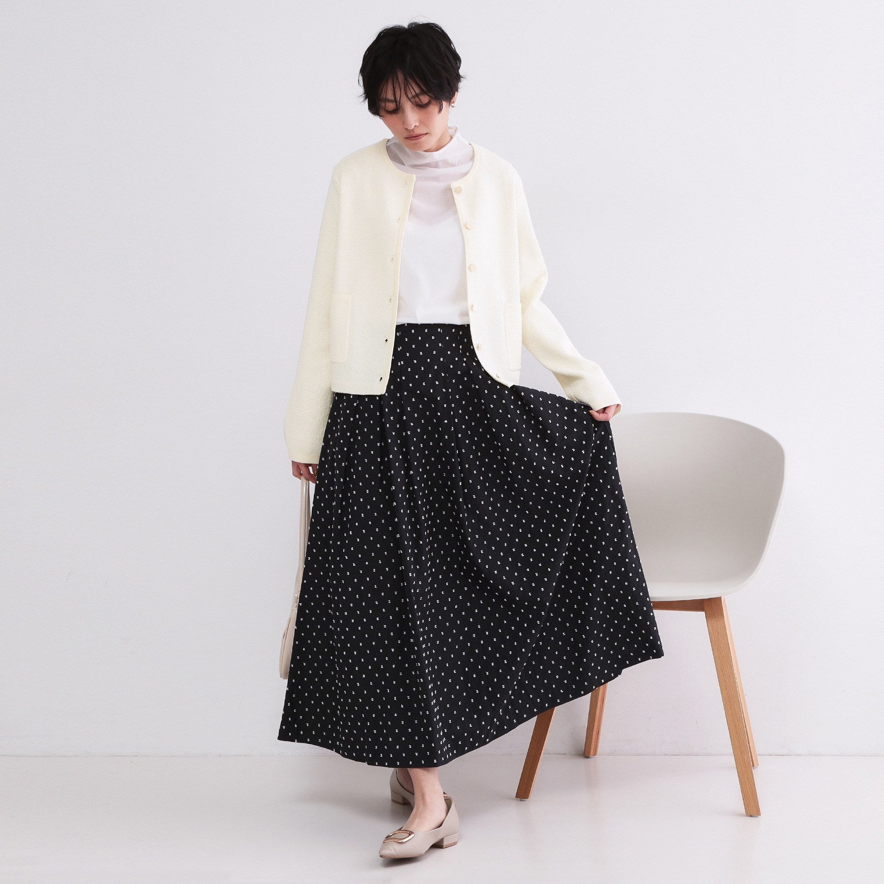 オペーク ドット クリップ OPAQUE.CLIP ブークレ金ボタンニットカーディガン【洗濯機OK】 （オレンジ(067)） オレンジ(067)