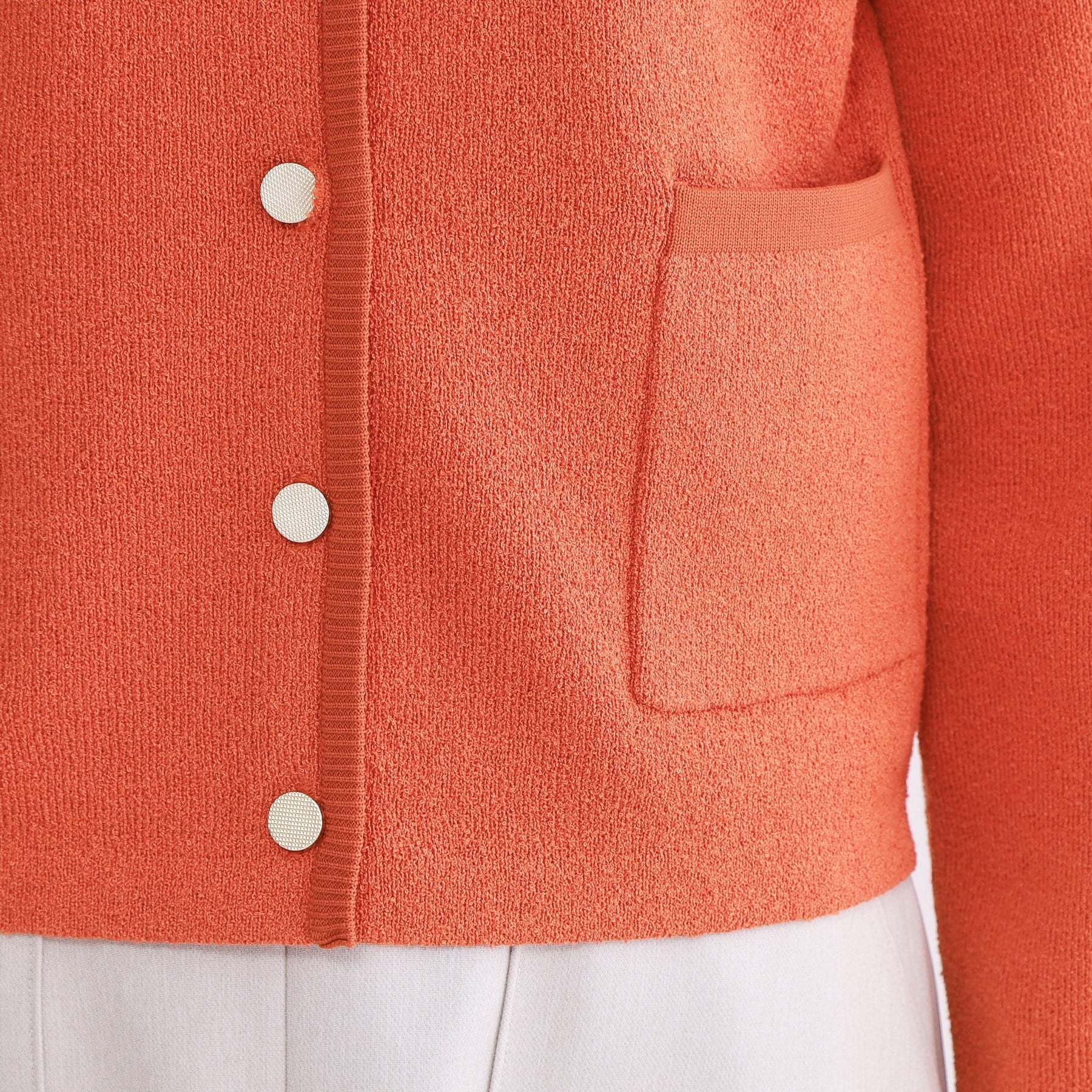 オペーク ドット クリップ OPAQUE.CLIP ブークレ金ボタンニットカーディガン【洗濯機OK】 （オレンジ(067)） オレンジ(067)