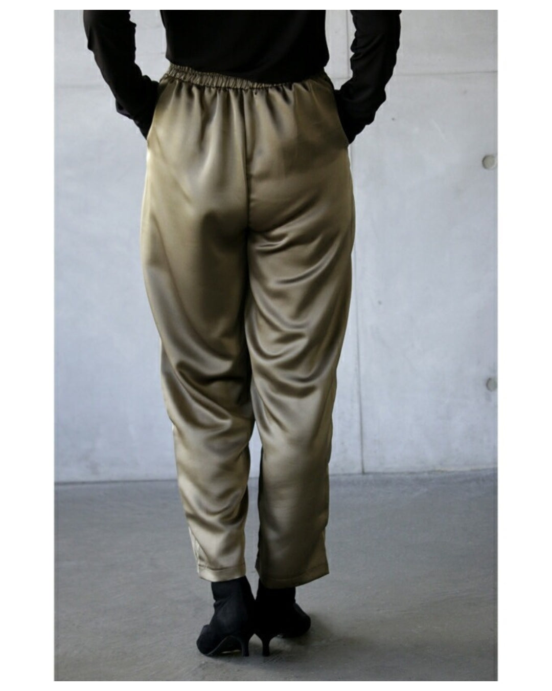 オトナ OTONA 大人の品格 ツヤパンツ （カーキ） カーキ