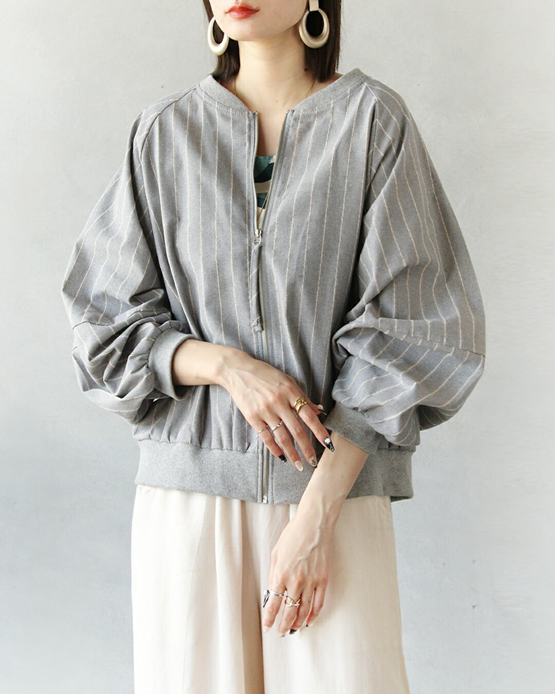 オトナ OTONA 軽やかリネンでこなれる“ちょっと羽織りたい”ときのちょい足し万能ブルゾン （グレー） グレー