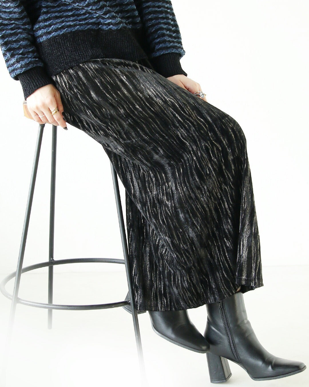 オトナ OTONA モードにキラめきを纏う 大人のベロアスカート （ブラック） ブラック